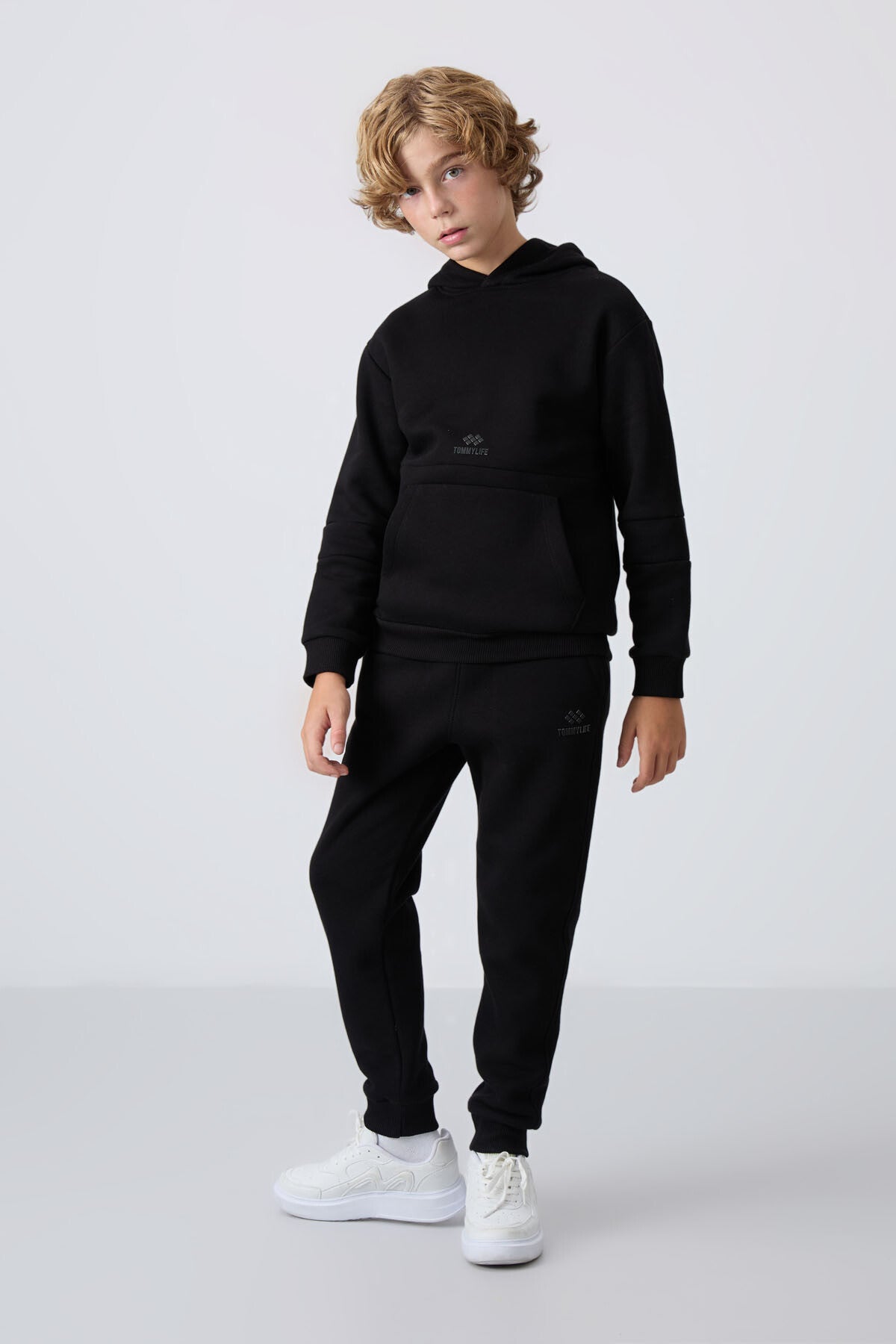 Siyah Pamuklu Kalın İçi Tüylü Yumuşak Dokulu Standart Fit Nakışlı Erkek Çocuk Eşofman Takım - 11255