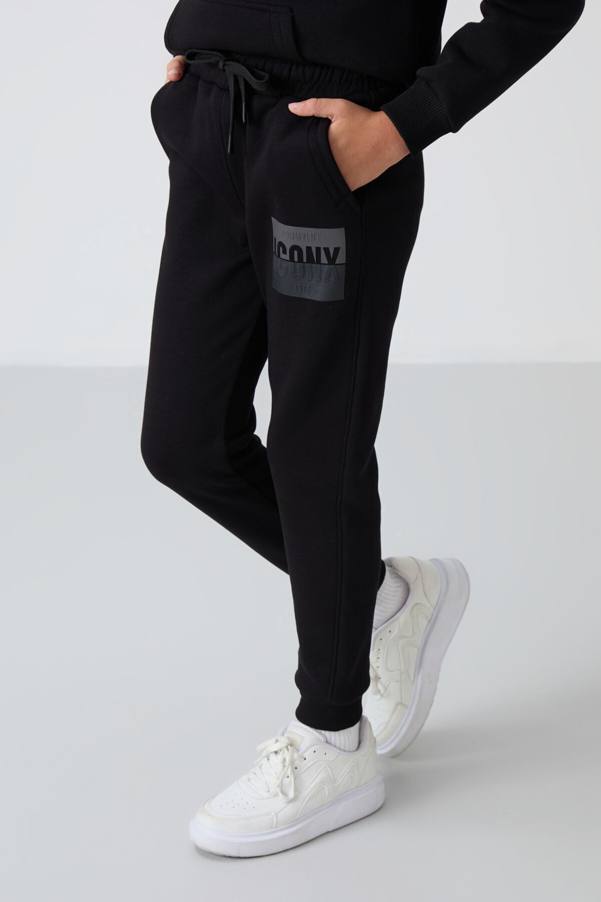 Siyah Pamuklu Kalın İçi Tüylü Yumuşak Dokulu Standart Fit Baskılı Erkek Çocuk Eşofman Takım - 11246