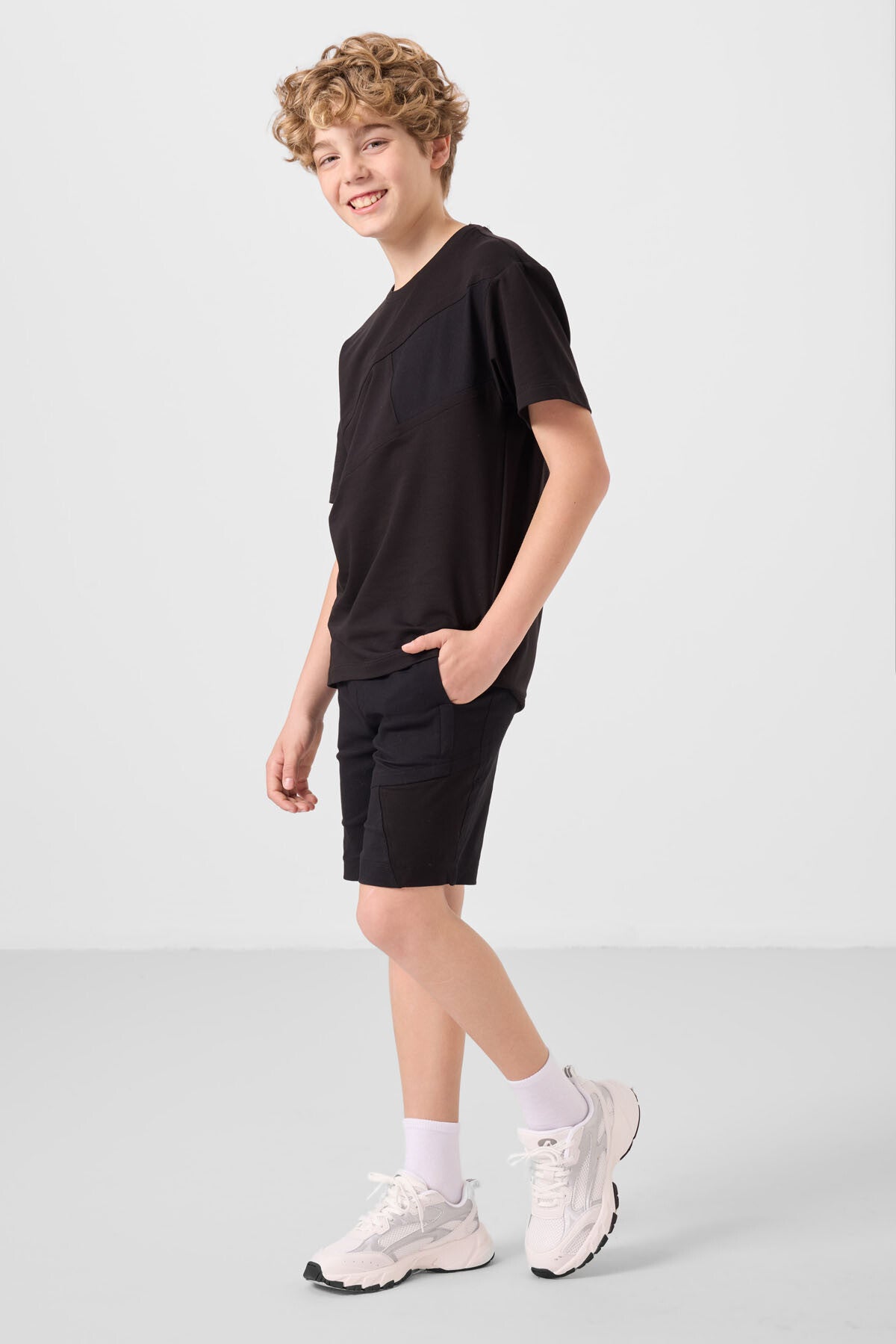 Siyah Pamuklu Oversize Fit Dokuma Hafif Esnek Chino Erkek Çocuk Şort Takım - 11275