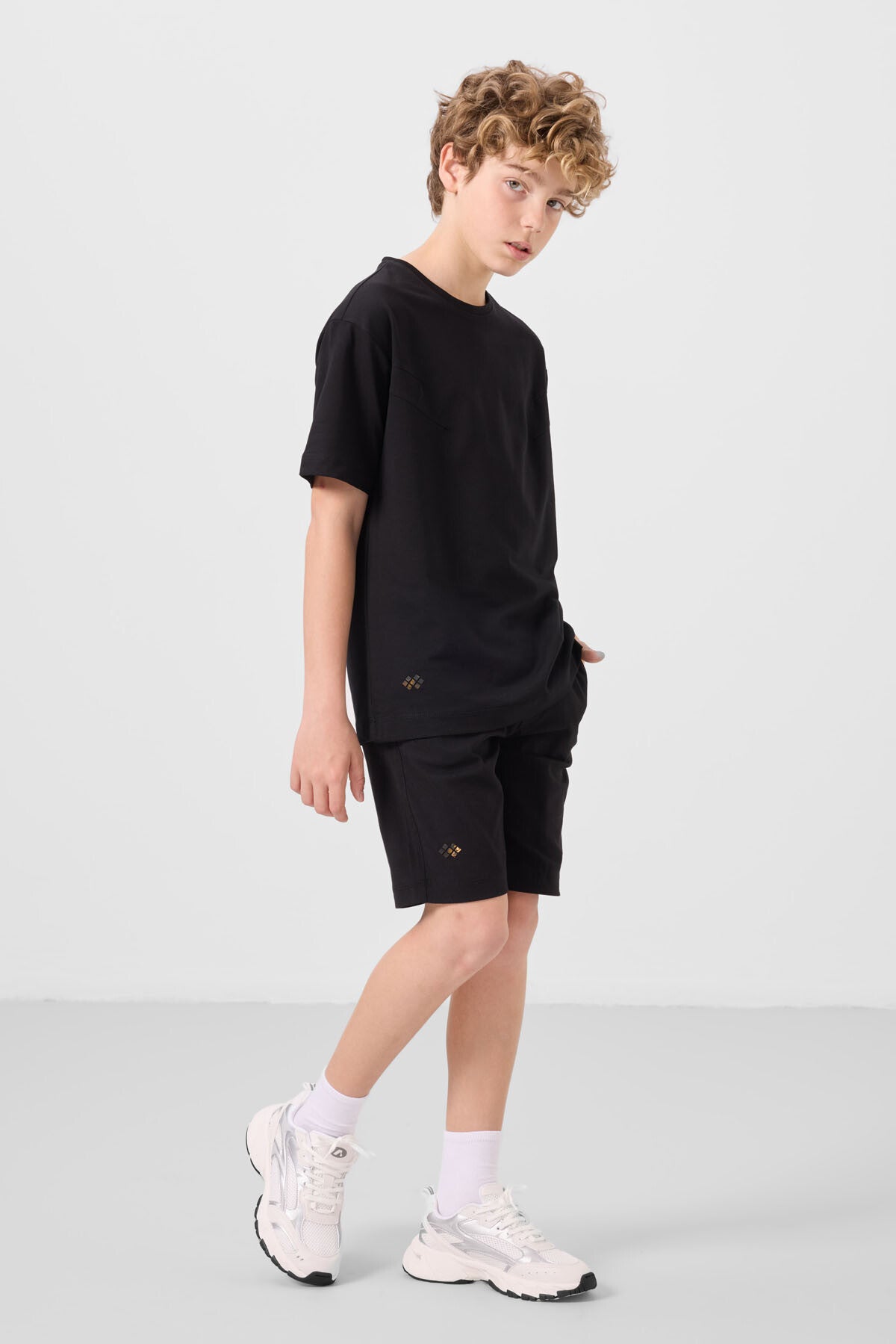 Siyah Pamuklu Oversize Fit Dokuma Hafif Esnek Chino Erkek Çocuk Şort Takım - 11277