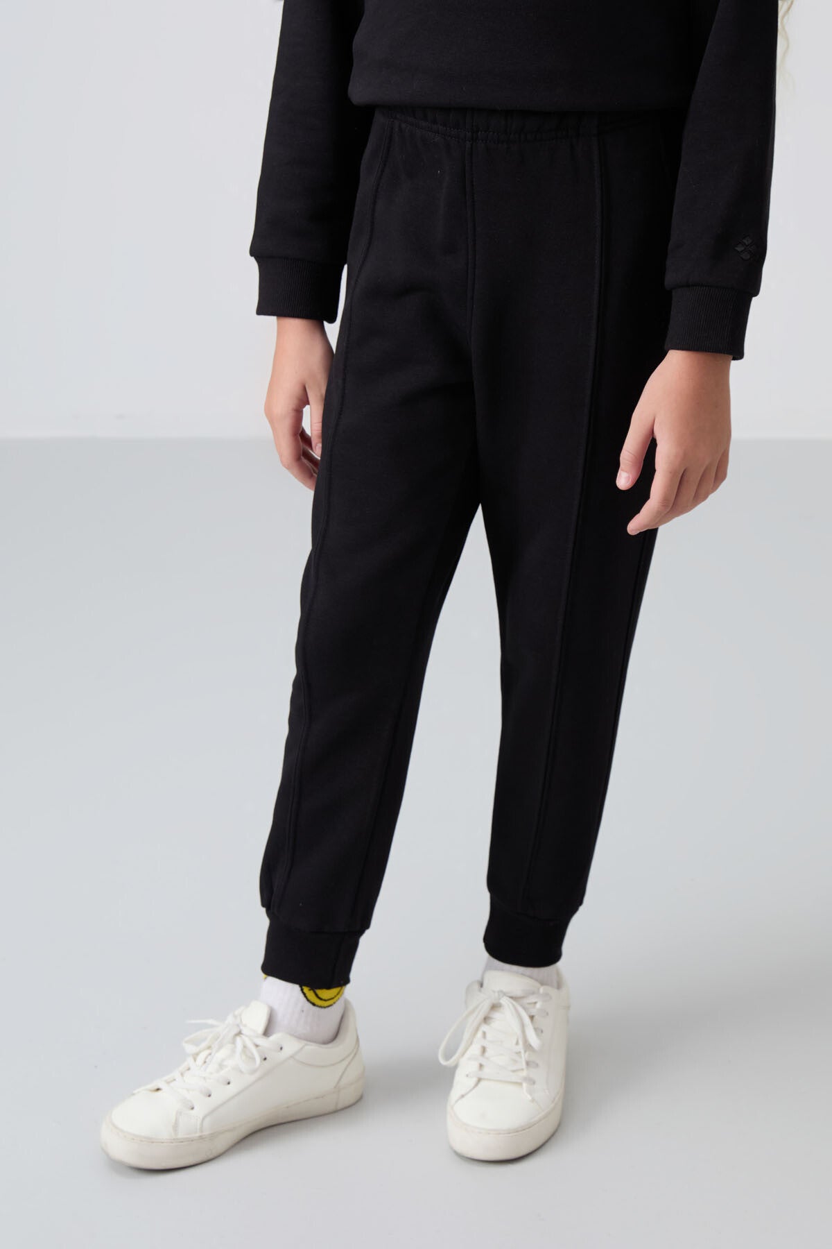 Siyah Pamuklu İçi Tüylü Yumuşak Dokulu Oversize Nakışlı Kız Çocuk Eşofman Takım - 75145