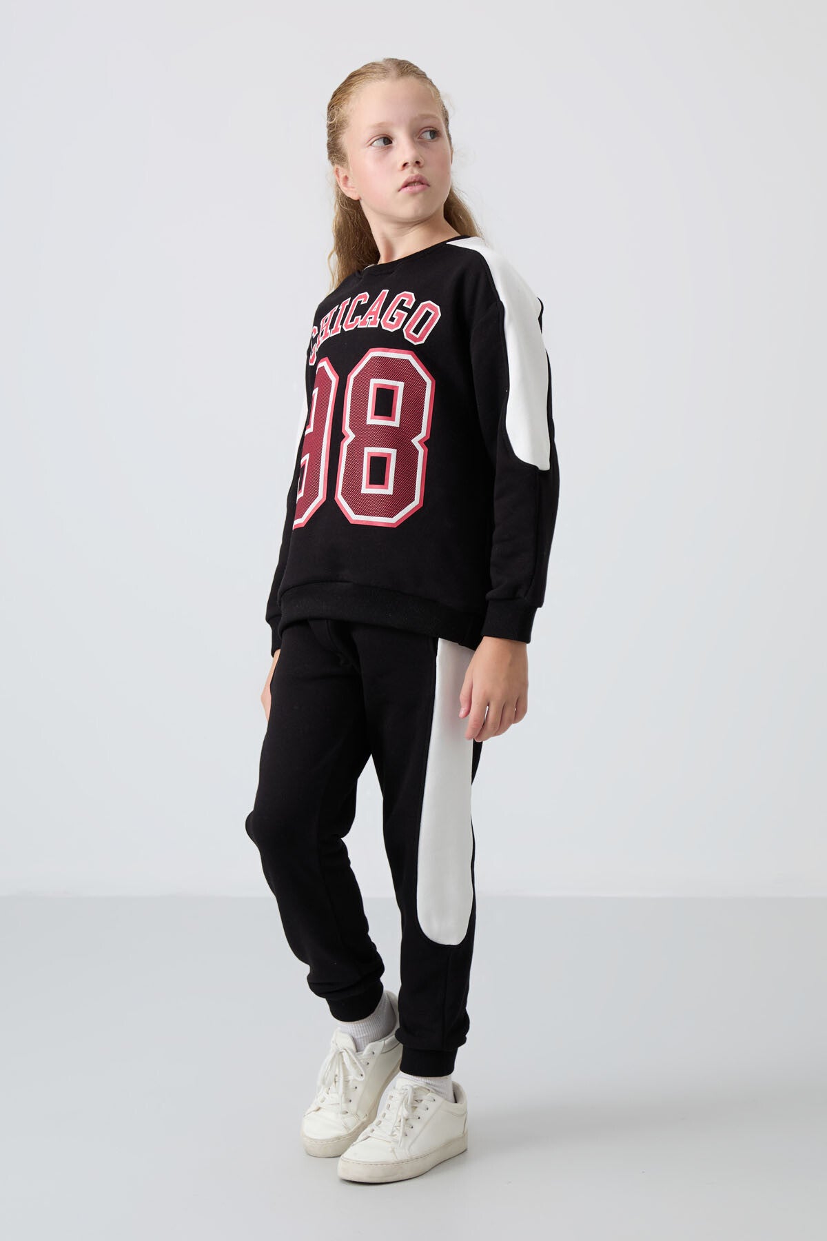 Siyah Pamuklu İçi Tüylü Yumuşak Dokulu Standart Fit Nakışlı Kız Çocuk Eşofman Takım - 75170