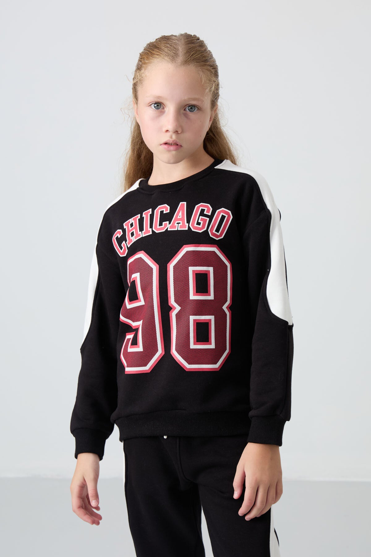 Siyah Pamuklu İçi Tüylü Yumuşak Dokulu Standart Fit Nakışlı Kız Çocuk Eşofman Takım - 75170