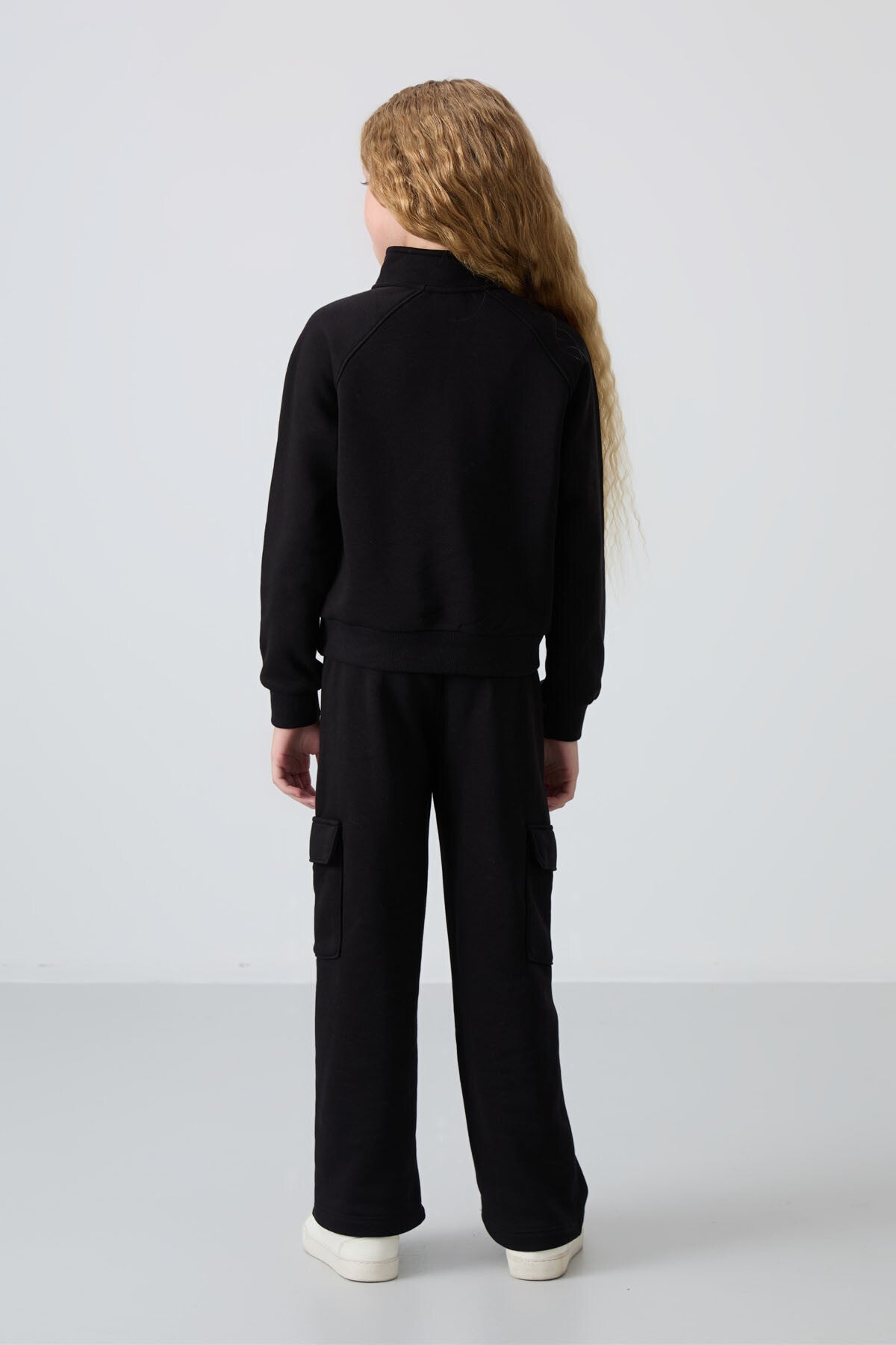 Siyah Pamuklu İçi Tüylü Yumuşak Dokulu Standart Fit Nakışlı Kız Çocuk Eşofman Takım - 75159