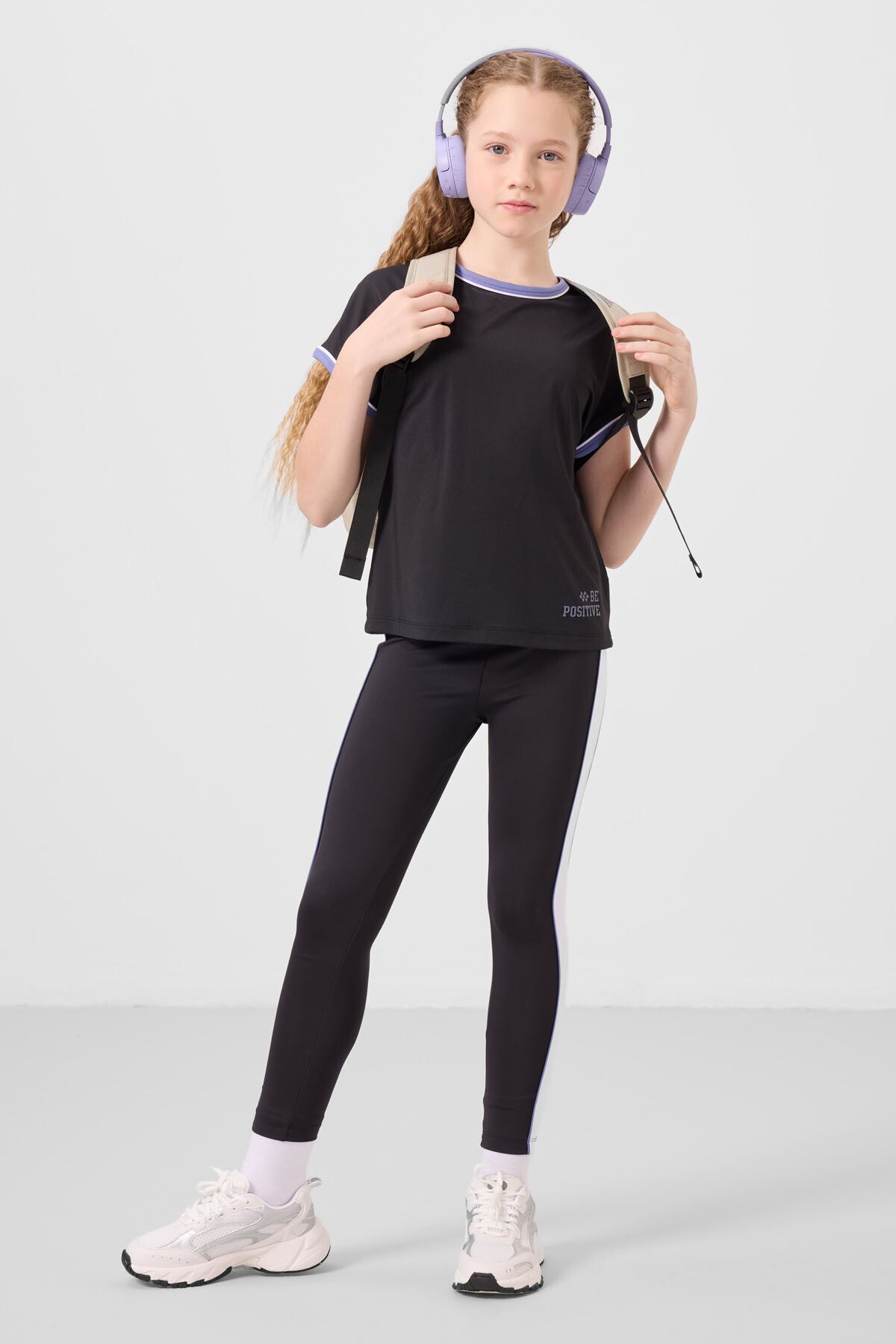Siyah O Yaka Yan Şerit Detaylı Standart Fit Performans Kız Çocuk Tayt Takım - 75191