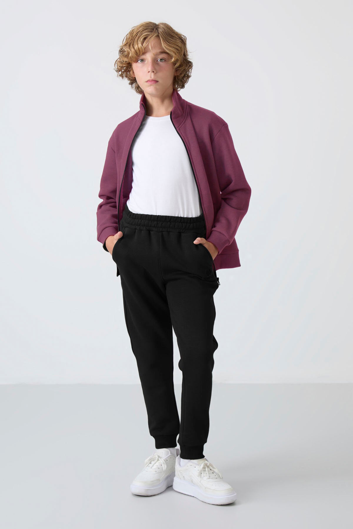 Soft Vişne-Siyah Pamuklu Kalın İçi Tüylü Standart Fit Nakışlı Erkek Çocuk Eşofman Takım - 11256