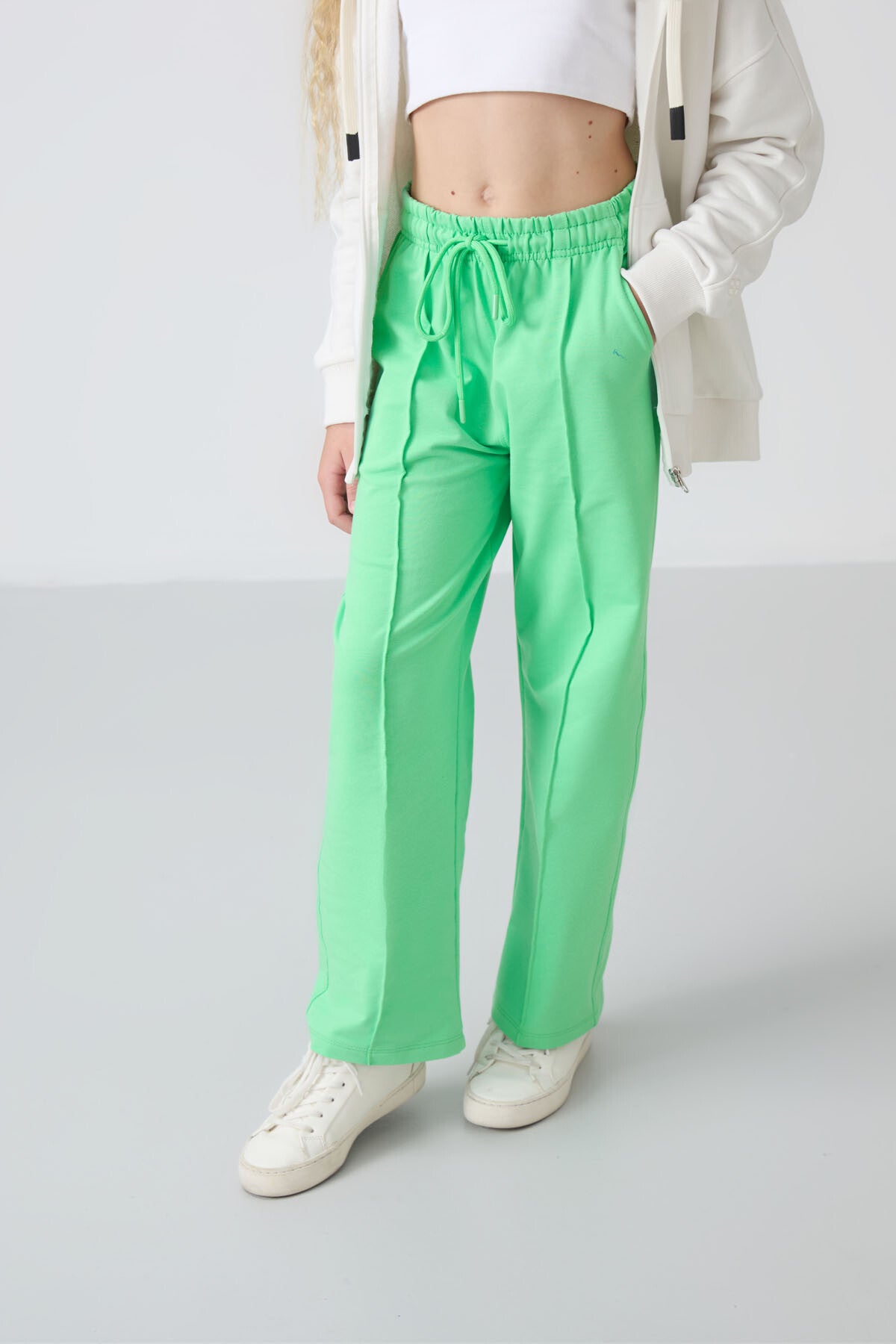 Su Yeşil Cepli Ön Dikiş Detaylı Geniş Paça Kız Çocuk Eşofman Altı -75144