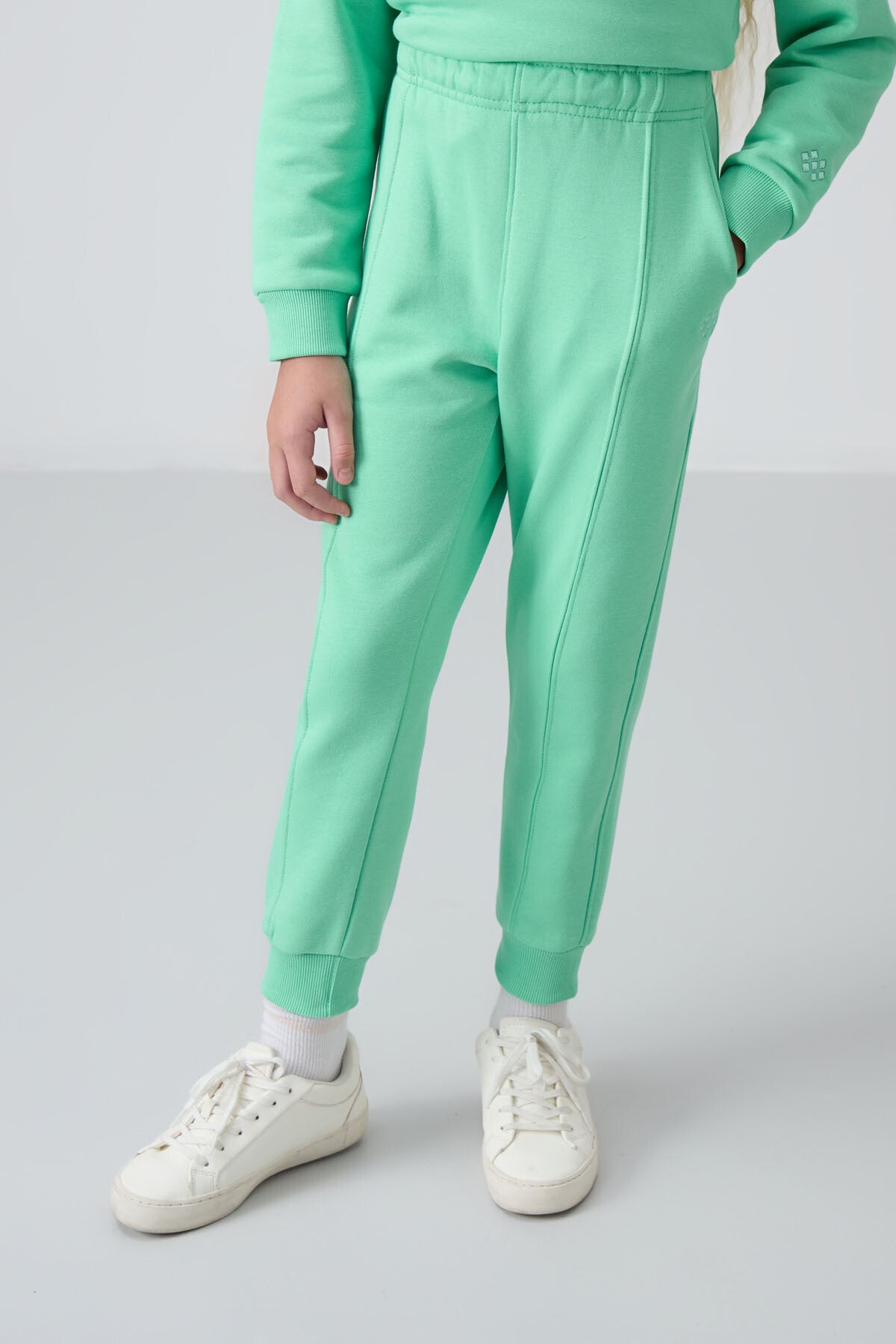 Su Yeşil Pamuklu İçi Tüylü Yumuşak Dokulu Oversize Nakışlı Kız Çocuk Eşofman Takım - 75145