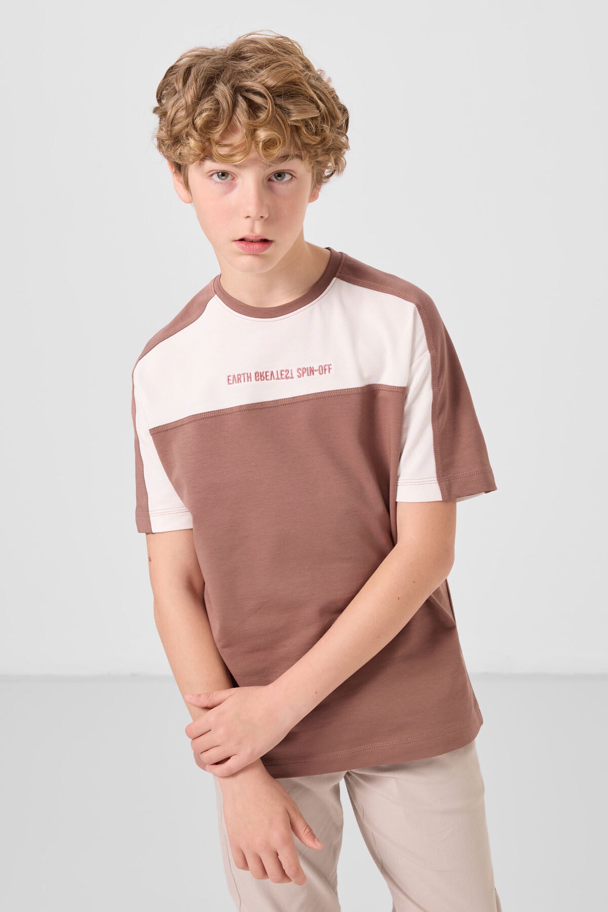 Tarçın Pamuklu Yumuşak Dokulu Oversize Fit Nakışlı Erkek Çocuk T-Shirt - 11290