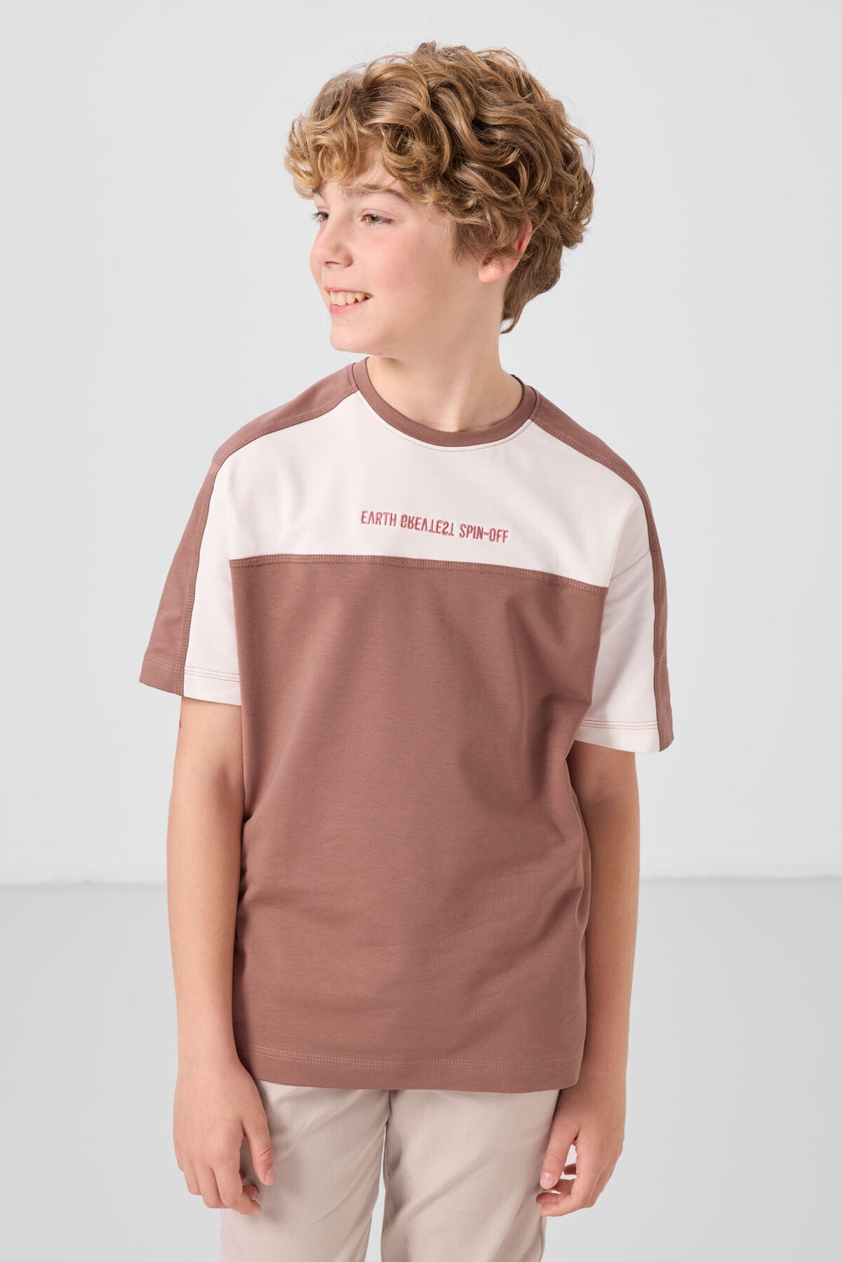 Tarçın Pamuklu Yumuşak Dokulu Oversize Fit Nakışlı Erkek Çocuk T-Shirt - 11290