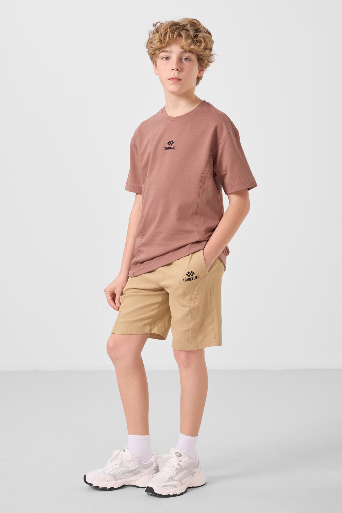 Tarçın-Koyu Bej Pamuklu Oversize Fit Dokuma Hafif Esnek Chino Erkek Çocuk Şort Takım - 11276