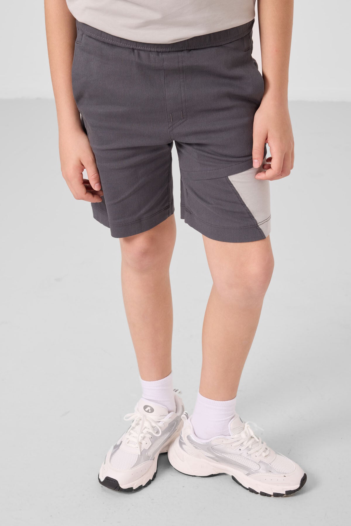 Taş-Antrasit Pamuklu Oversize Fit Dokuma Hafif Esnek Chino Erkek Çocuk Şort Takım - 11275