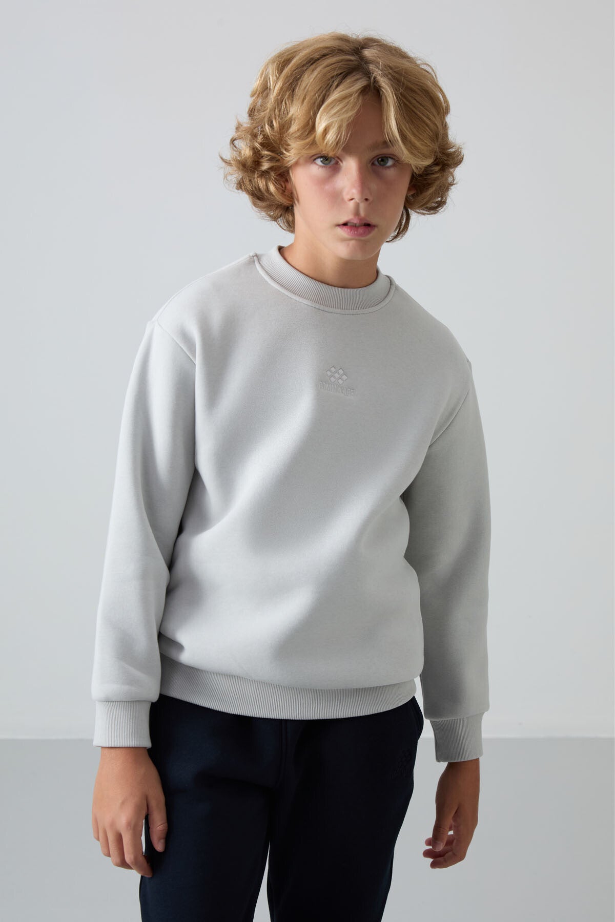 Taş Pamuklu Kalın İçi Tüylü Yumuşak Dokulu Standart Fit Nakışlı Erkek Çocuk Sweatshirt - 11232