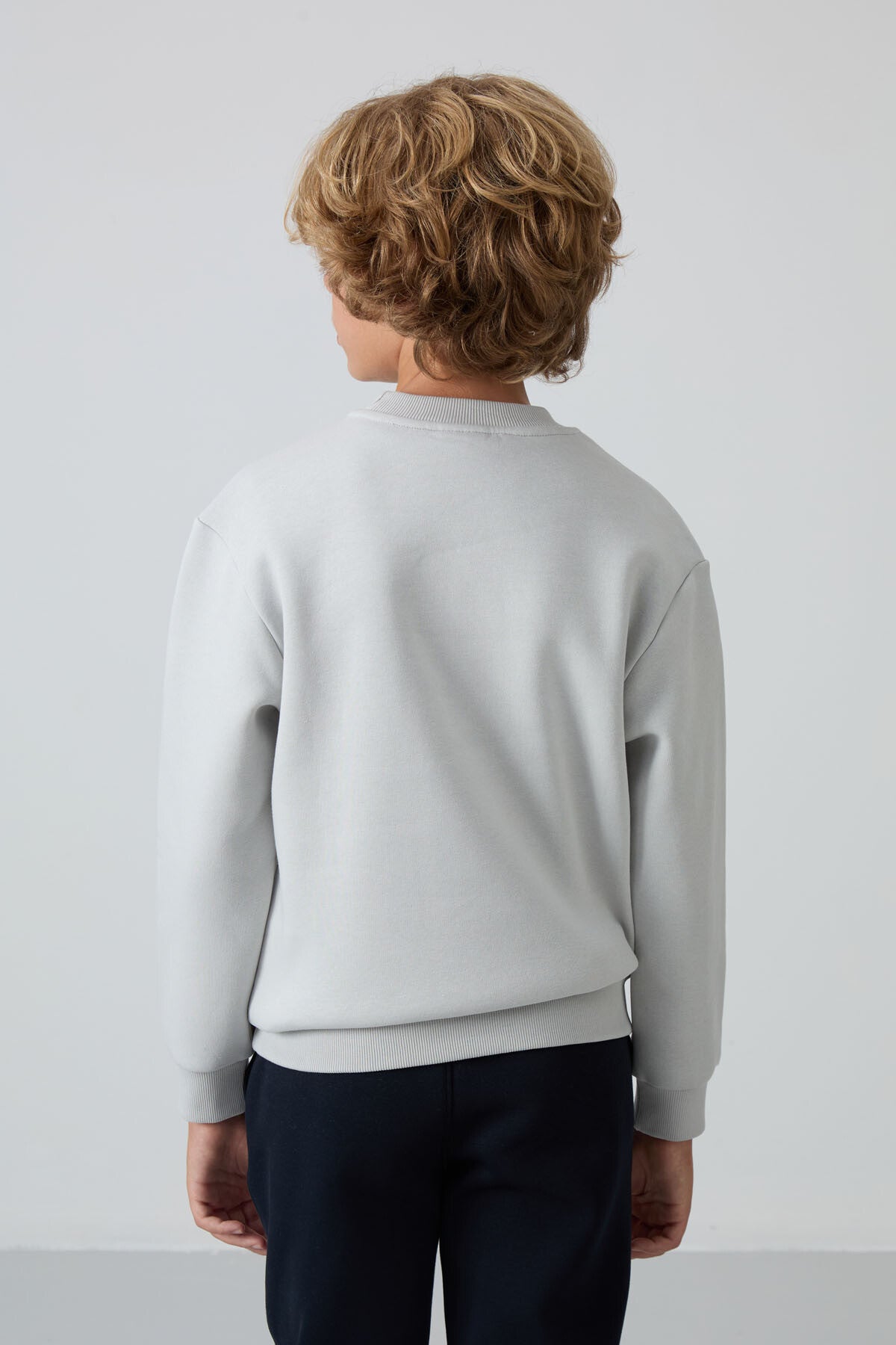 Taş Pamuklu Kalın İçi Tüylü Yumuşak Dokulu Standart Fit Nakışlı Erkek Çocuk Sweatshirt - 11232