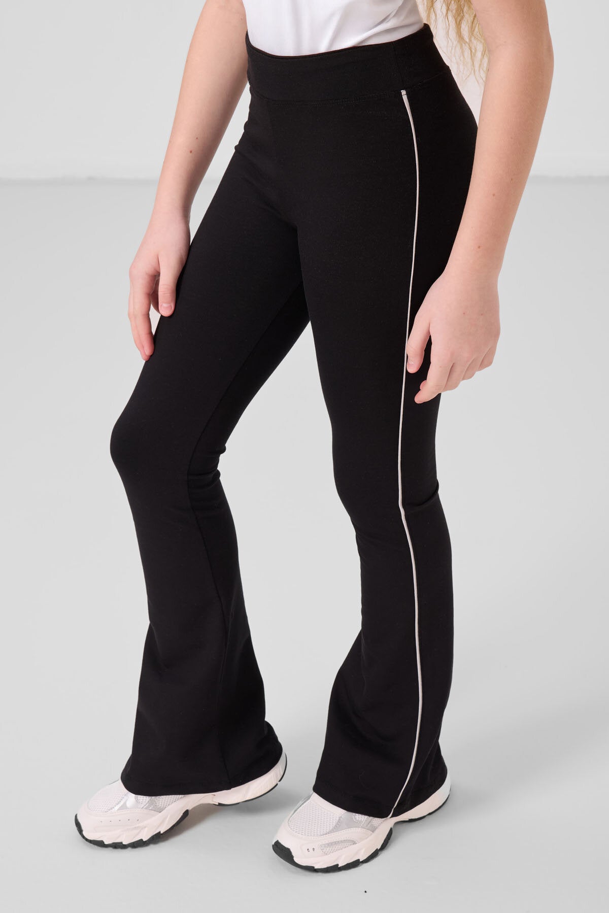 Taş-Siyah Pamuklu O Yaka Standart Fit Basic İspanyol Paça Kız Çocuk Tayt Takım - 75192