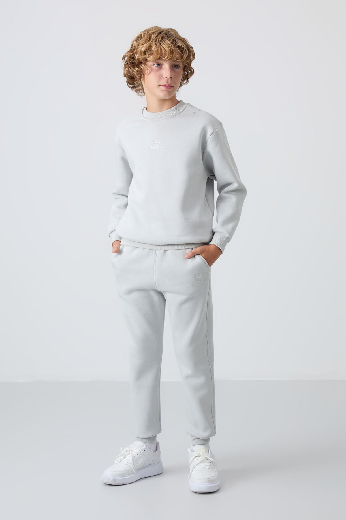 Taş Pamuklu Kalın İçi Tüylü Yumuşak Dokulu Standart Fit Nakışlı Erkek Çocuk Eşofman Takım - 11249