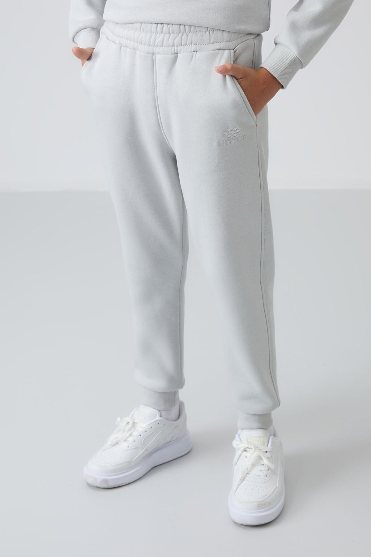 Taş Pamuklu Kalın İçi Tüylü Yumuşak Dokulu Standart Fit Nakışlı Erkek Çocuk Eşofman Takım - 11249