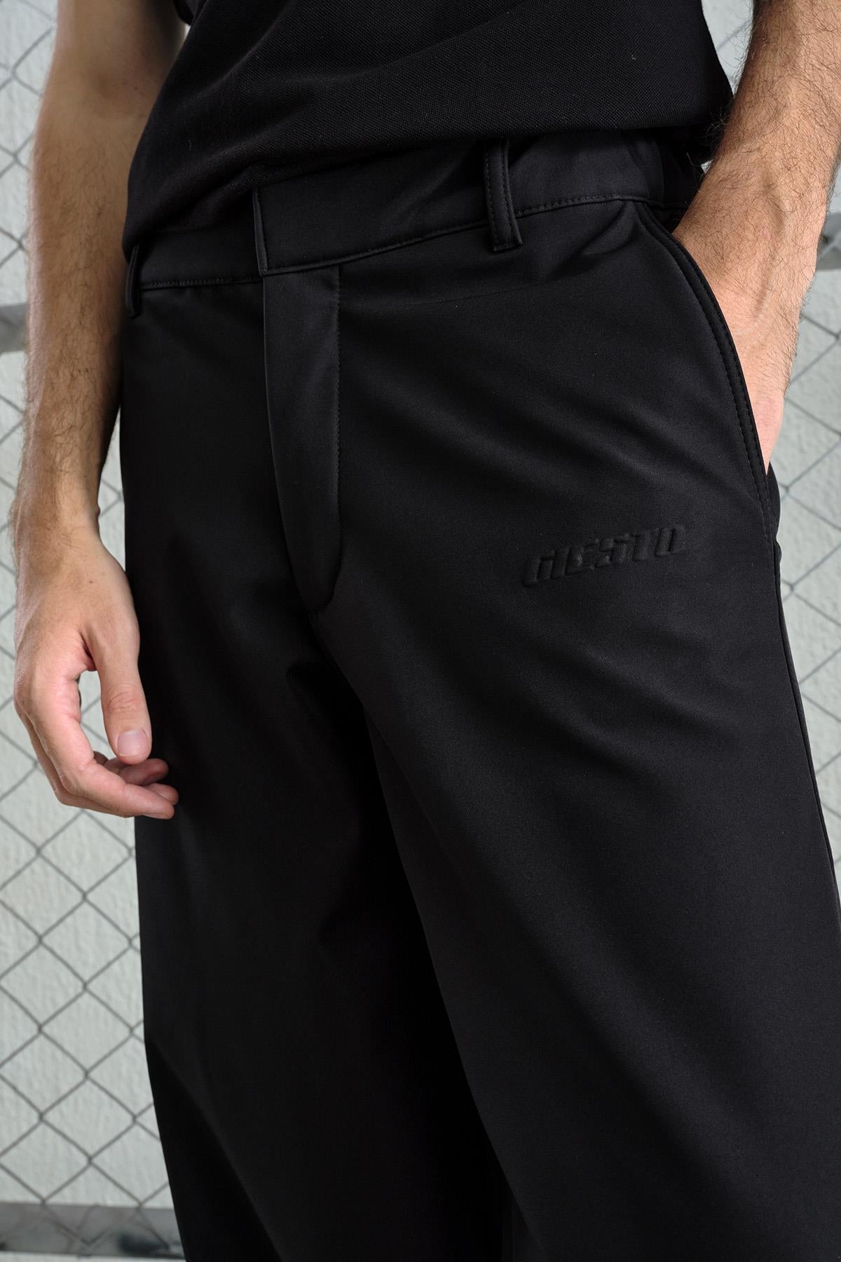 TEKNİK SU GEÇİRMEZ SİYAH PANTOLON