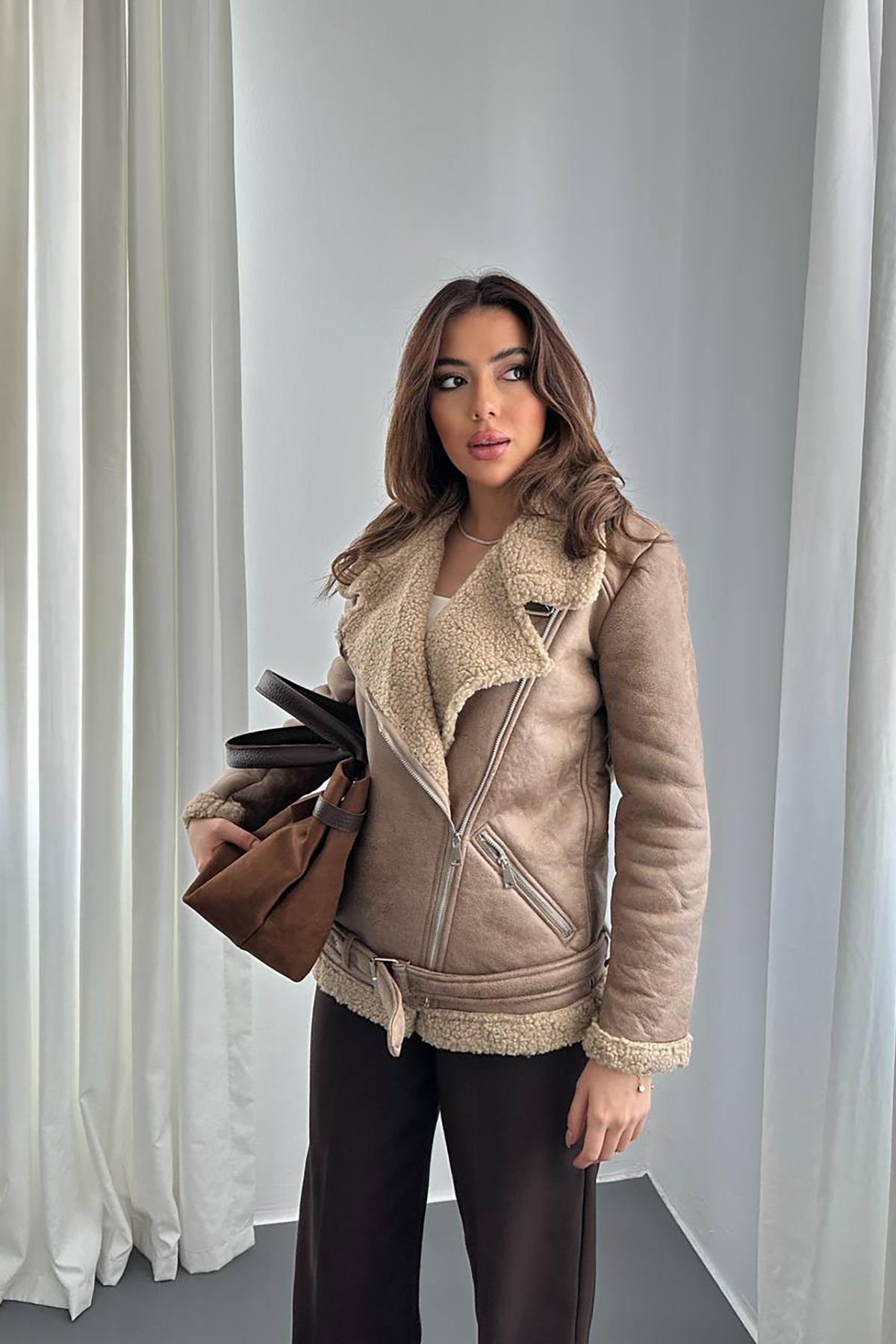 Toptan Bej Apoletli Kürklü Ceket