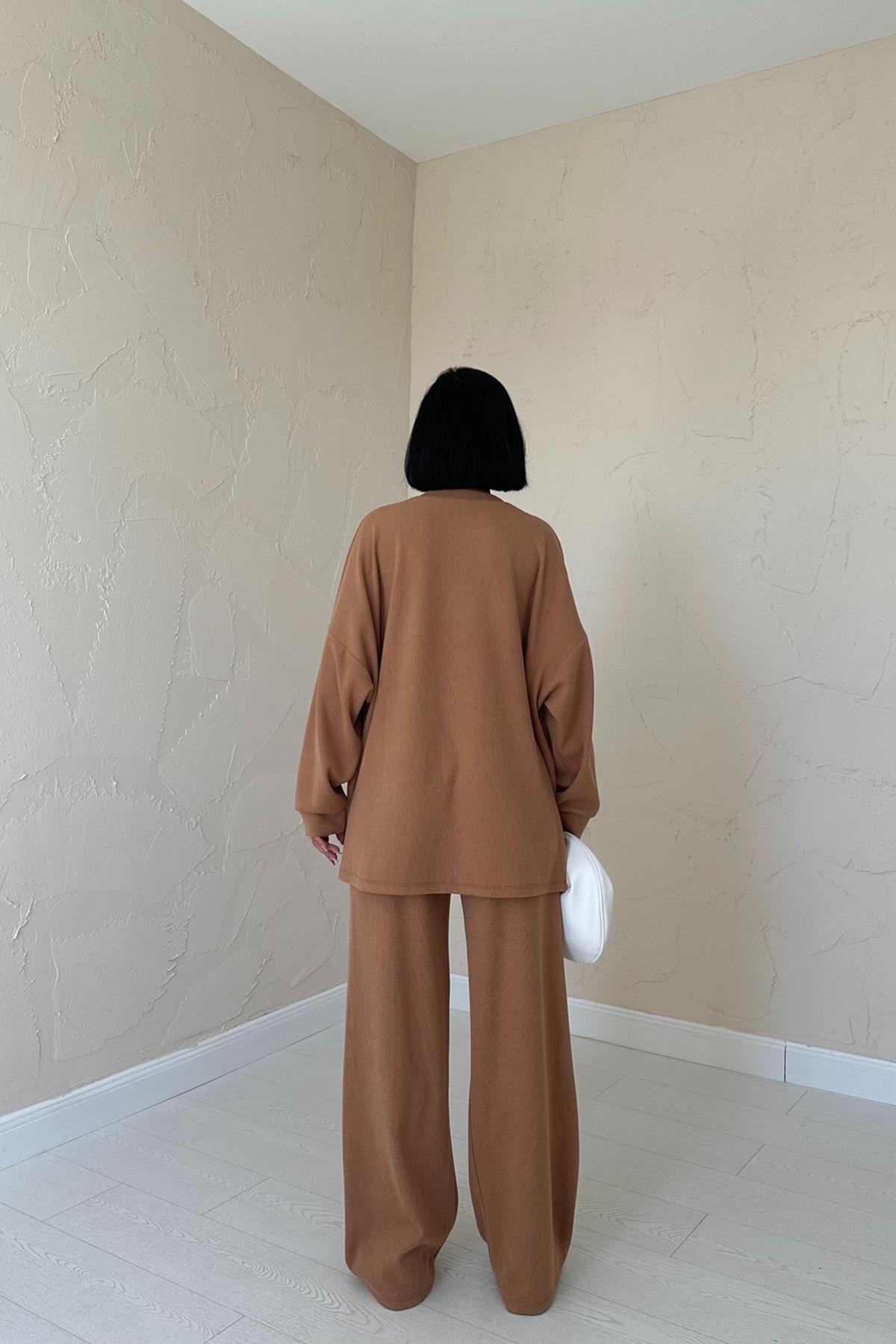 Toptan Camel Klasik Fitilli Kazak Ve Pantolon Takım