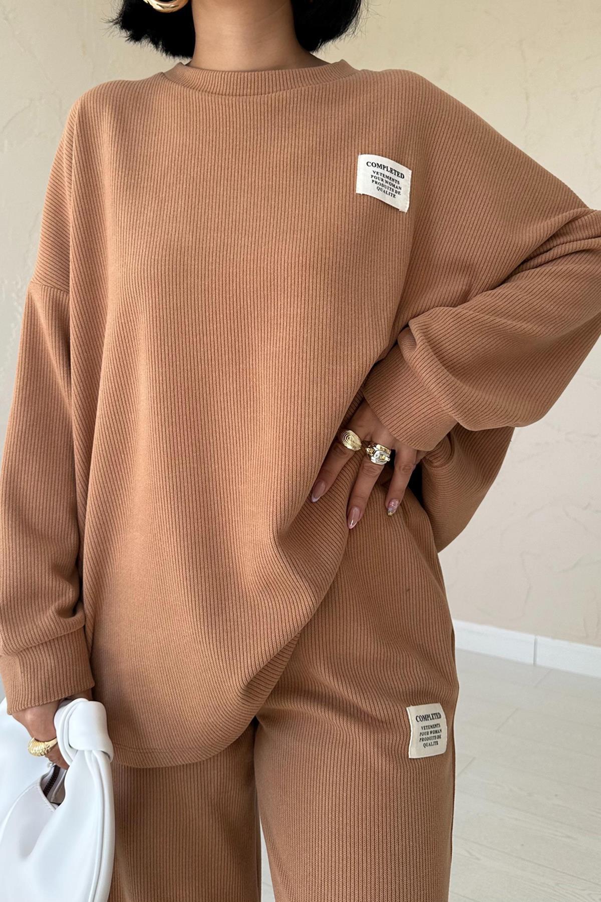 Toptan Camel Klasik Fitilli Kazak Ve Pantolon Takım