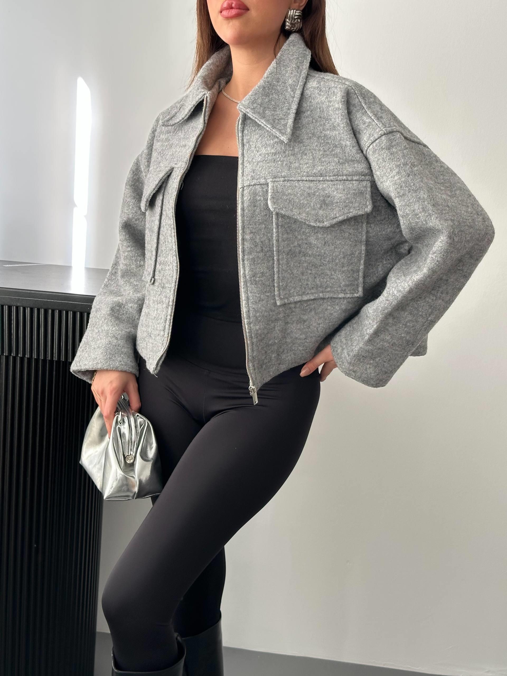 Toptan Gri Cebi Kapaklı Kaşe Ceket