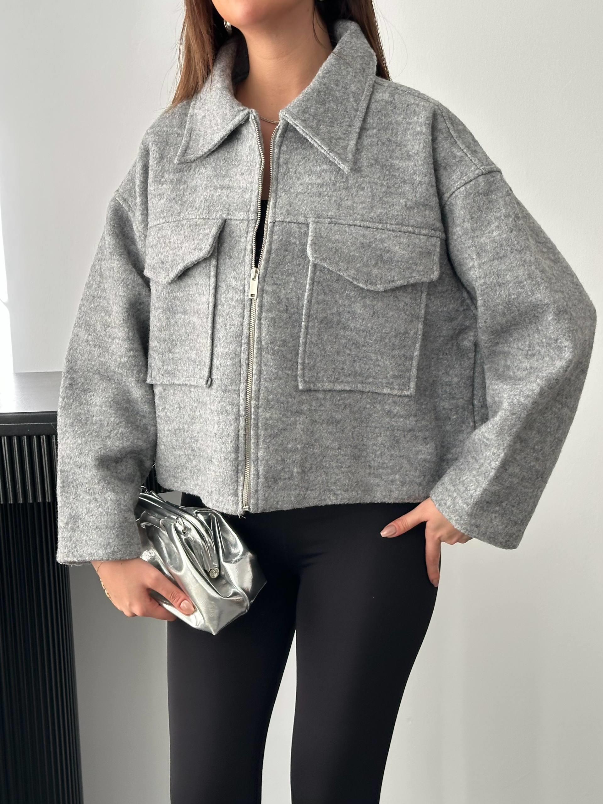 Toptan Gri Cebi Kapaklı Kaşe Ceket