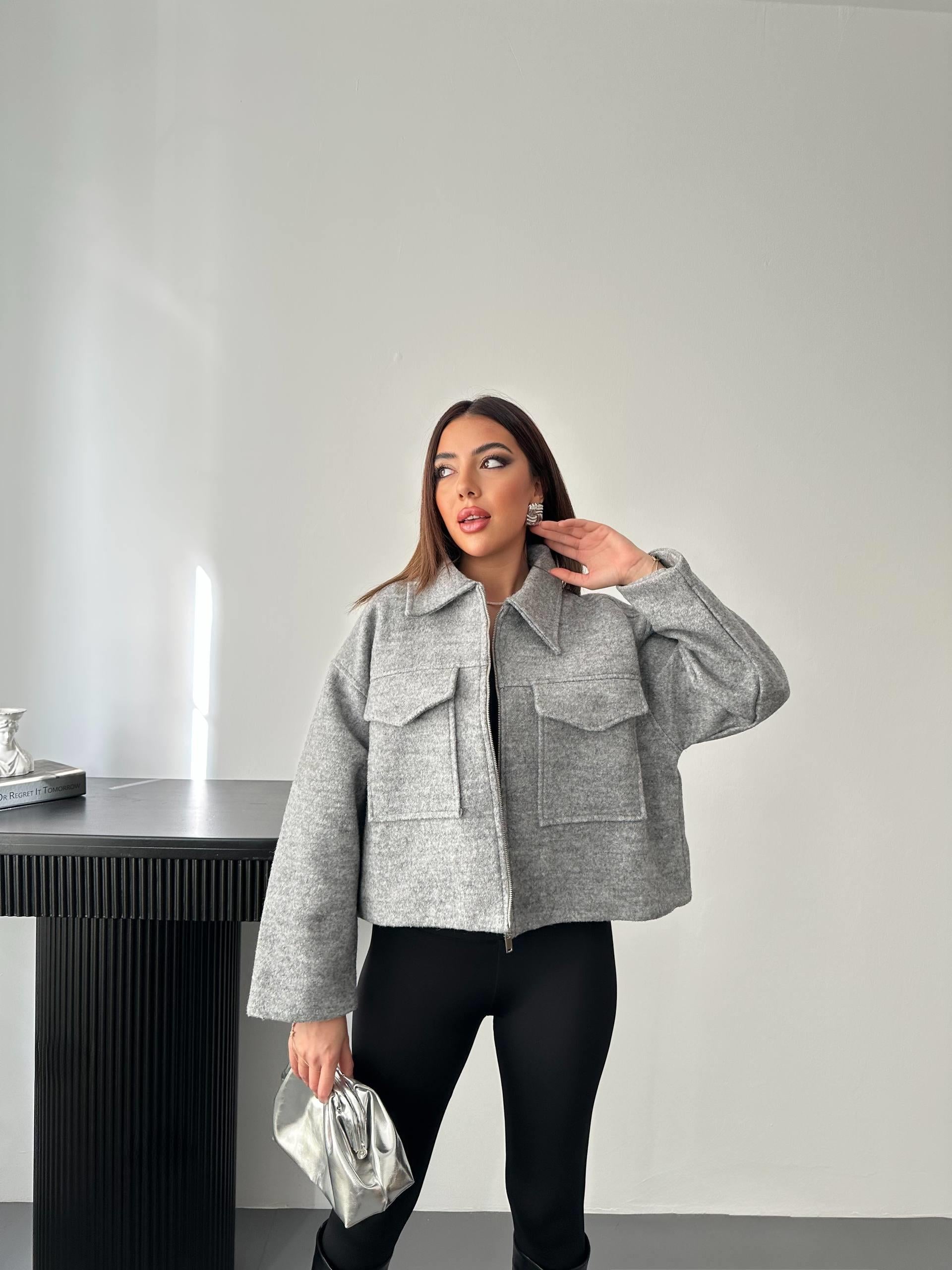 Toptan Gri Cebi Kapaklı Kaşe Ceket Gri L