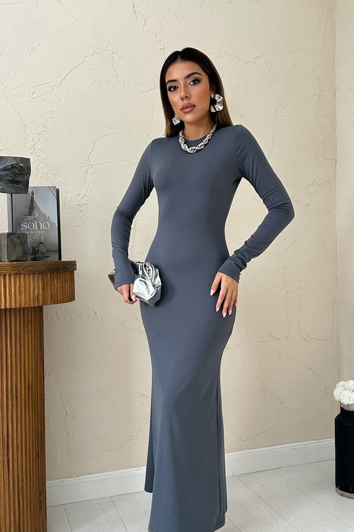 Toptan Gri Vücudu Saran Uzun Elbise