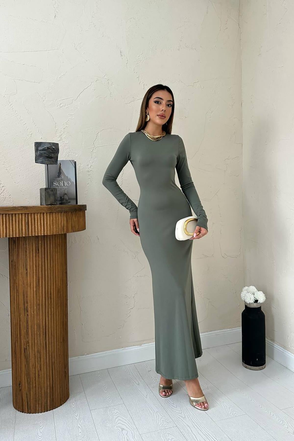 Toptan Haki Vücudu Saran Uzun Elbise