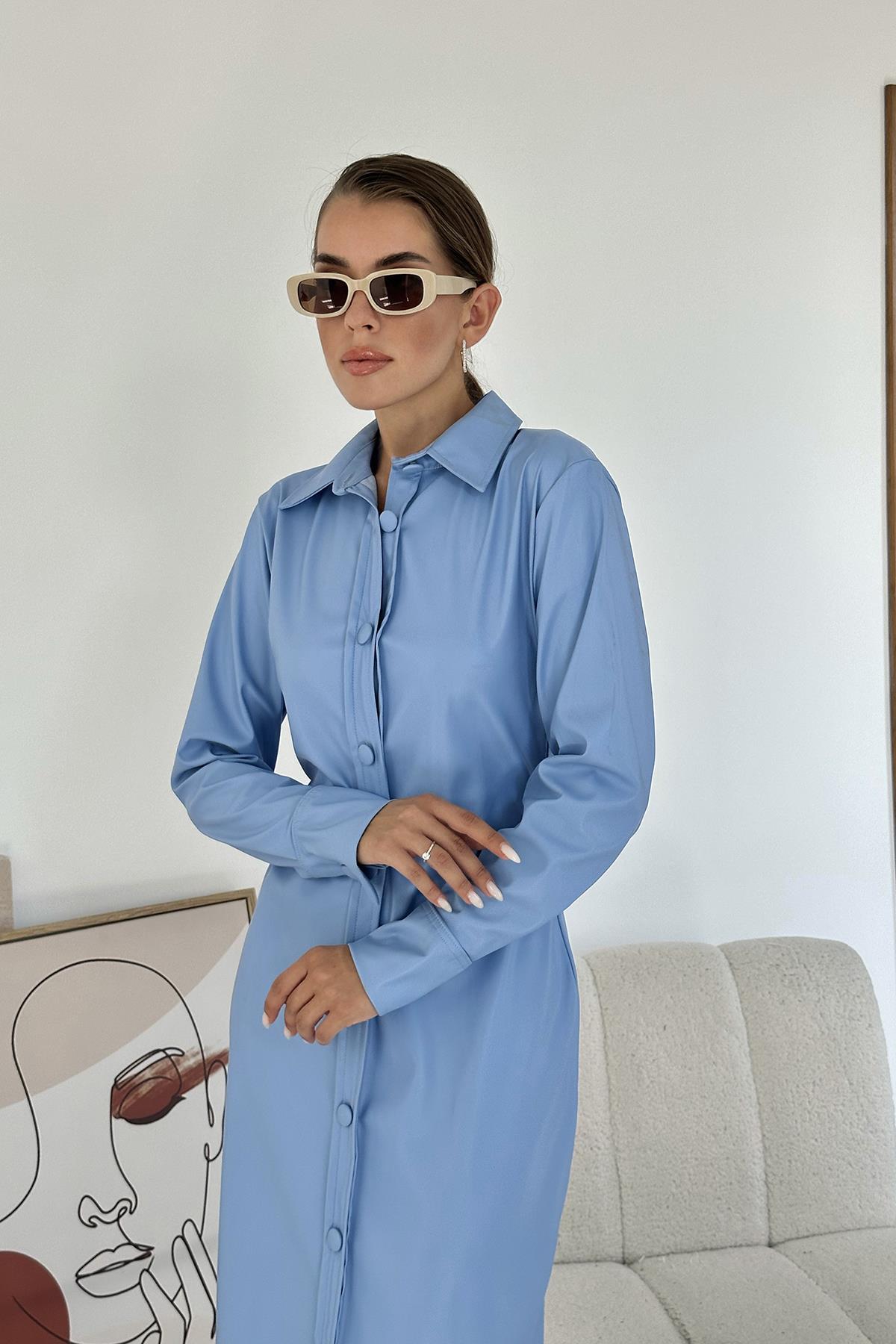 Toptan Mavi Boydan Düğmeli Deri Elbise