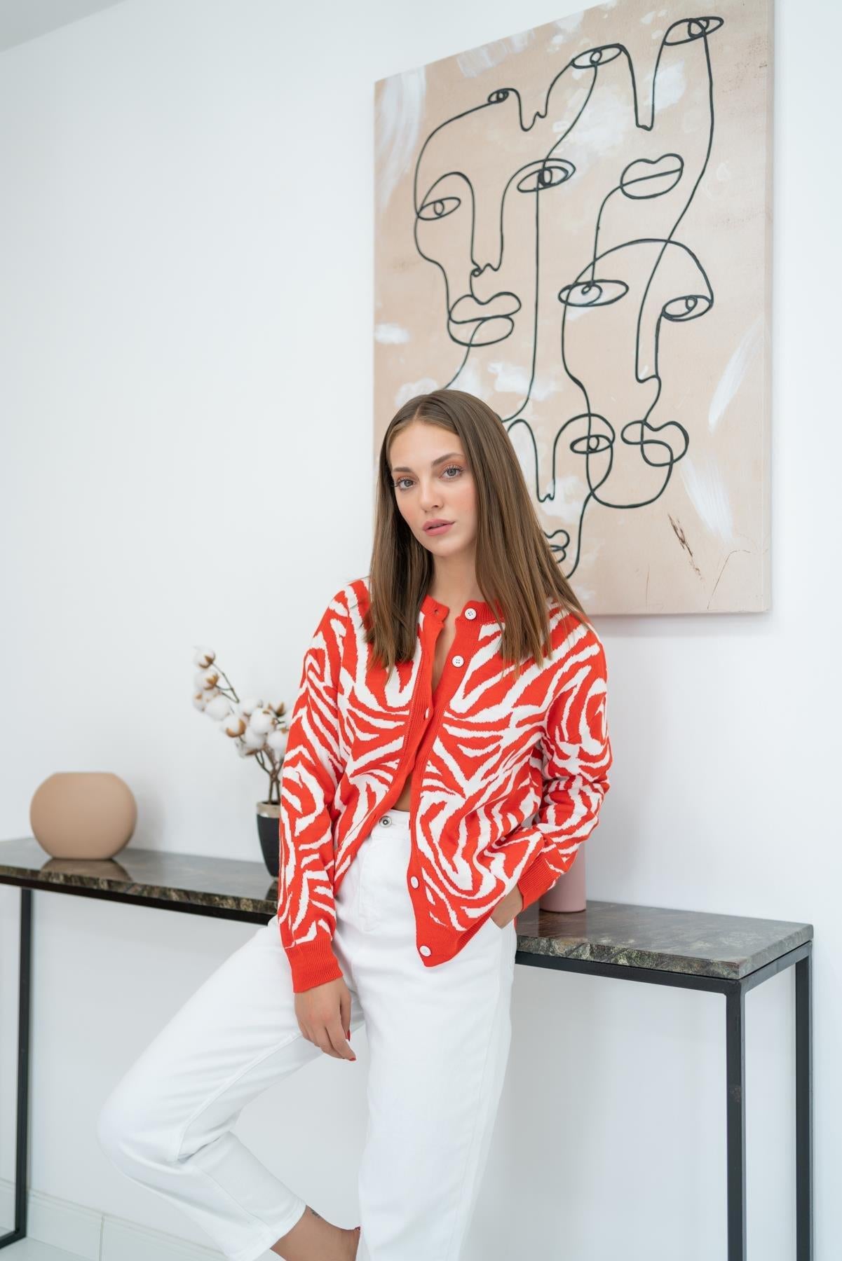 Toptan Oranj Desenli Ve Düğmeli Kısa Hırka