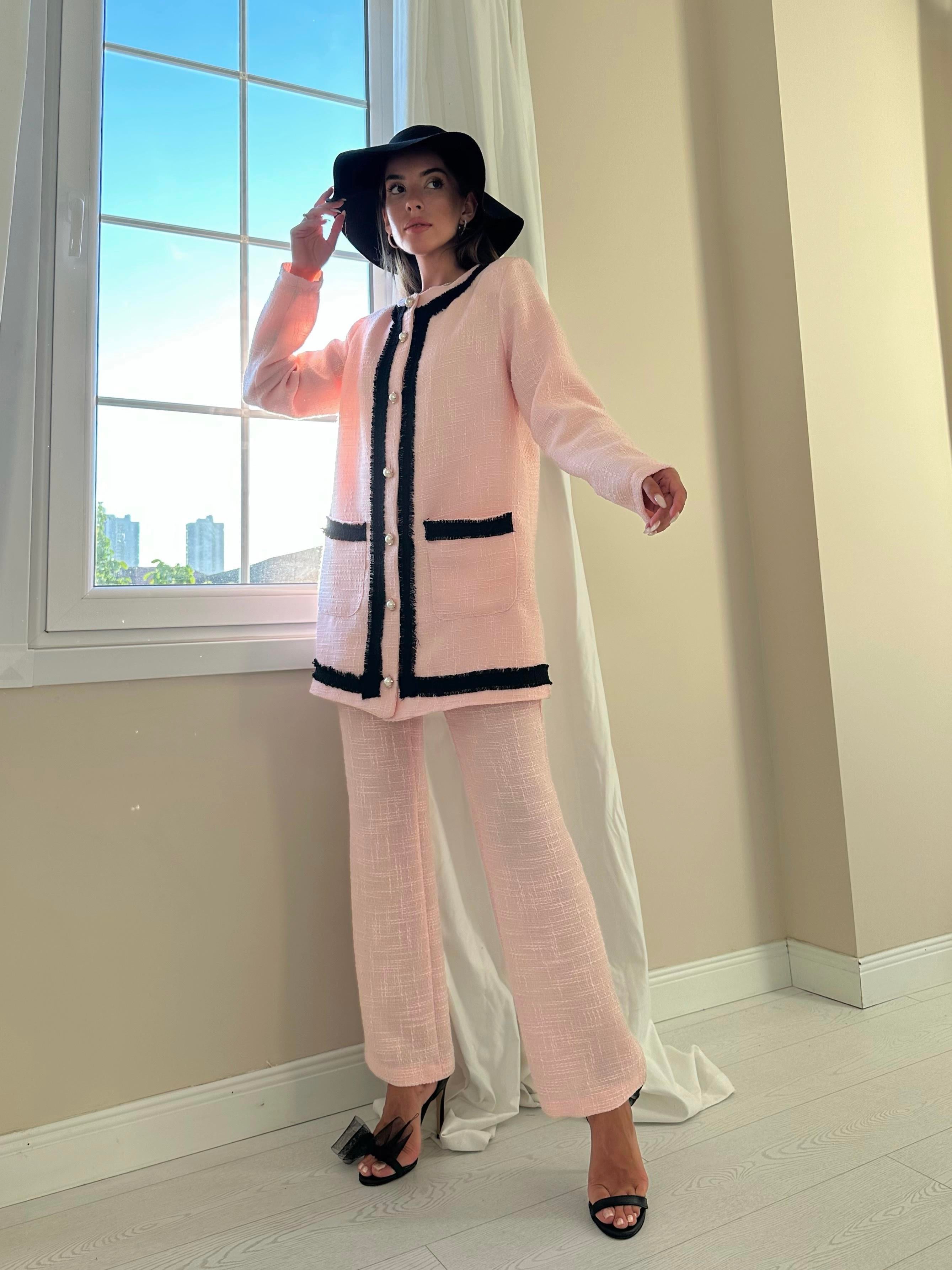 Toptan Pembe Siyah Şeritli Yakasız Ceket Ve Pantolon Takım