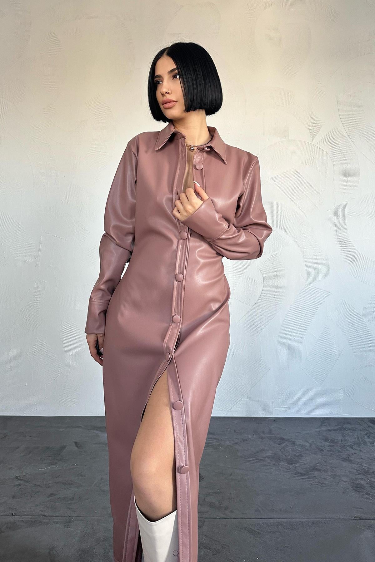 Toptan Pudra Boydan Düğmeli Deri Elbise