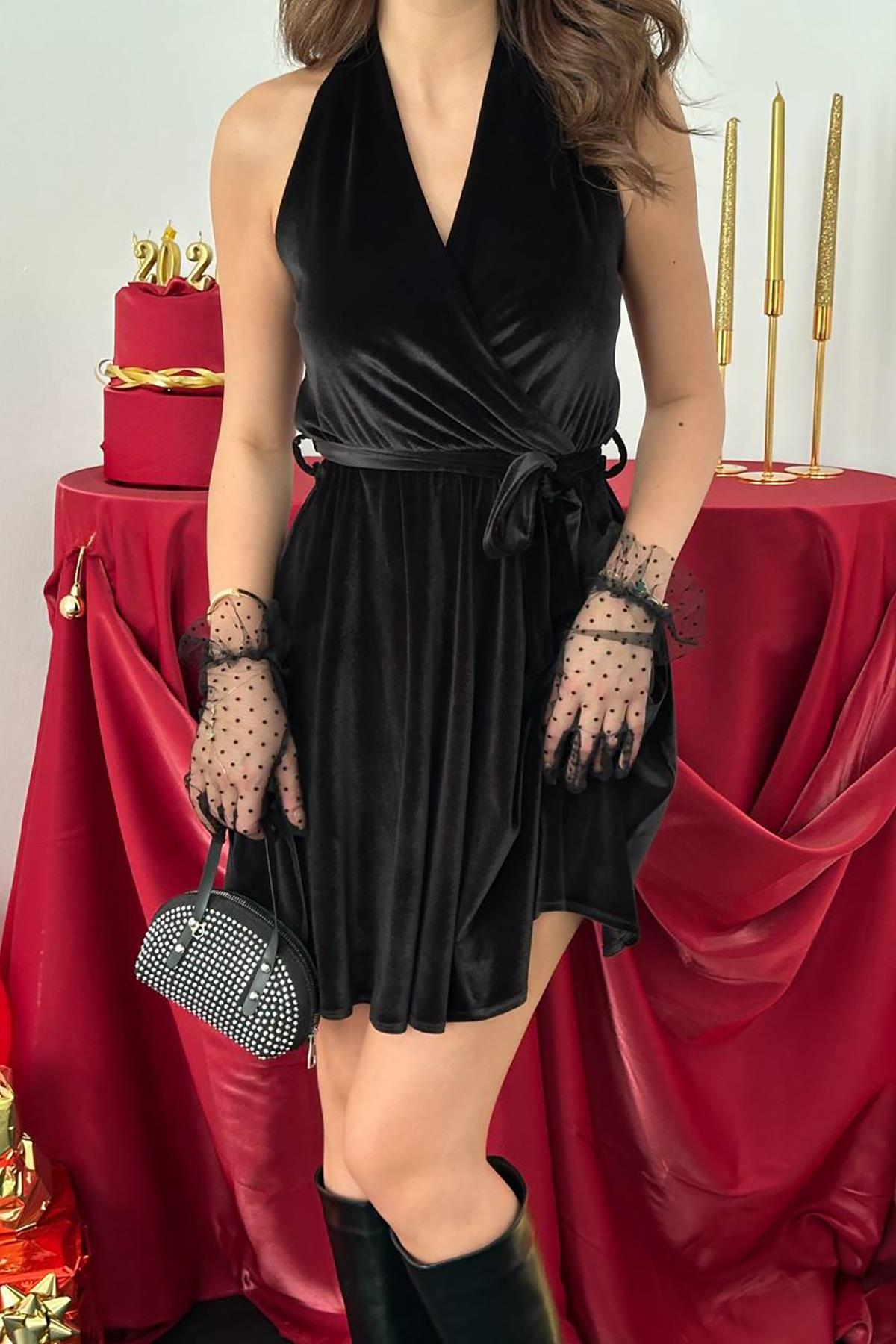 Toptan Siyah Boyundan Geçmeli Elbise