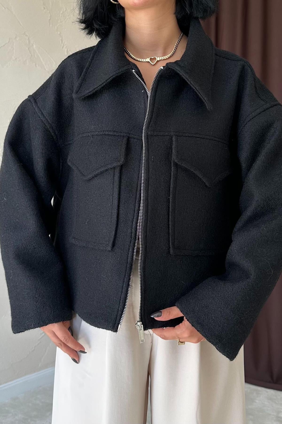 Toptan Siyah Cebi Kapaklı Kaşe Ceket