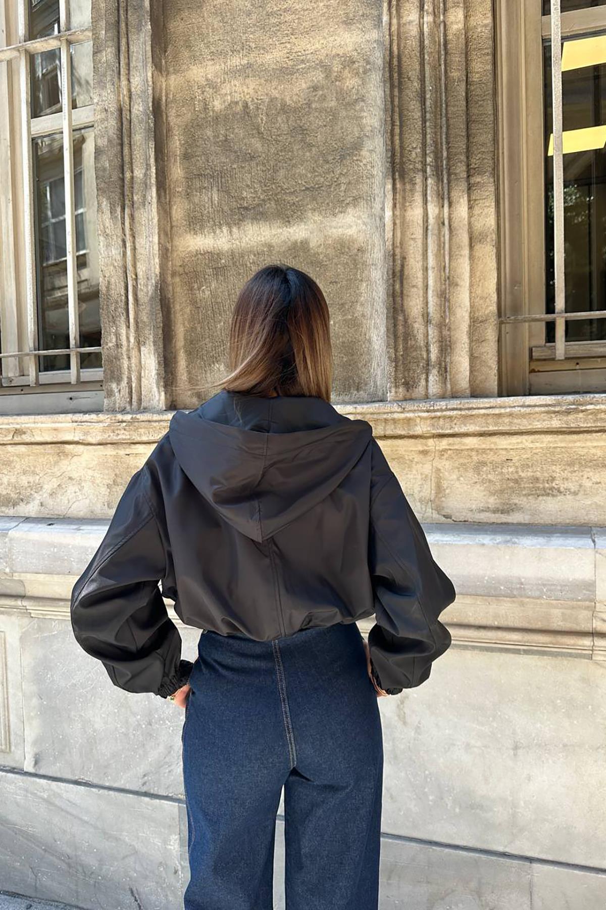 Toptan Siyah Kısa Fermuarlı Bomber Ceket