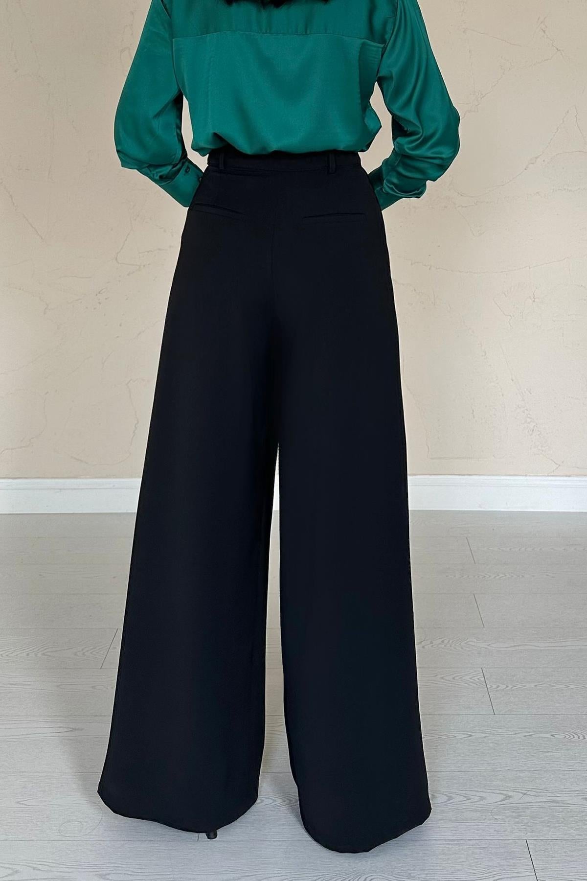 Toptan Siyah Pileli Comfort Pantolon