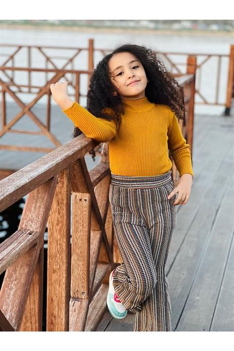 Triko Kazak ve Simli Pantolon Hardal 4 Yaş