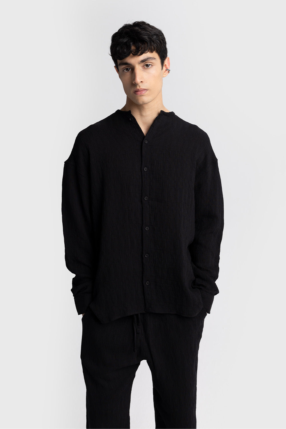 Yakasız Kırışık Görünümlü Gömlek