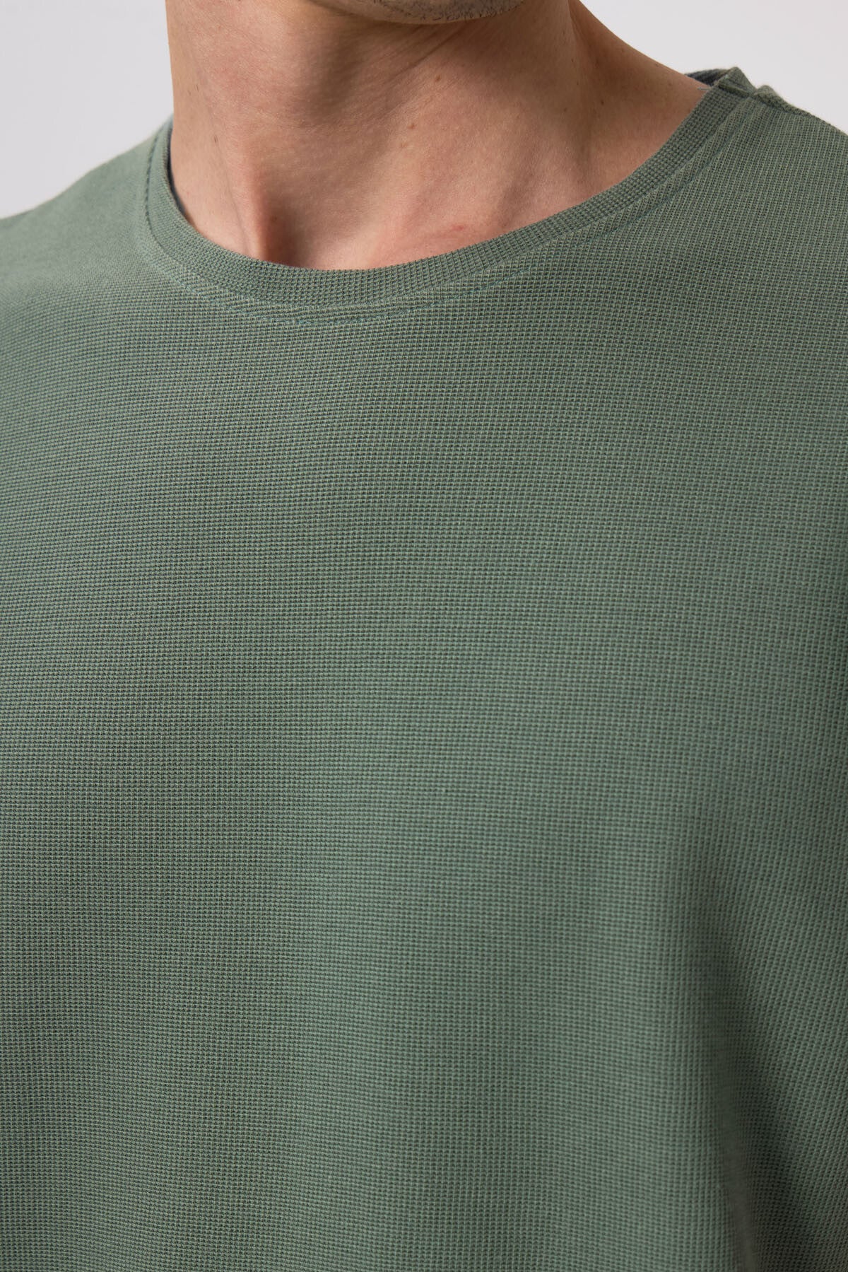 Yeşil Yüzeyi Dokulu Rahat Form Basic Erkek T-Shirt - 88436
