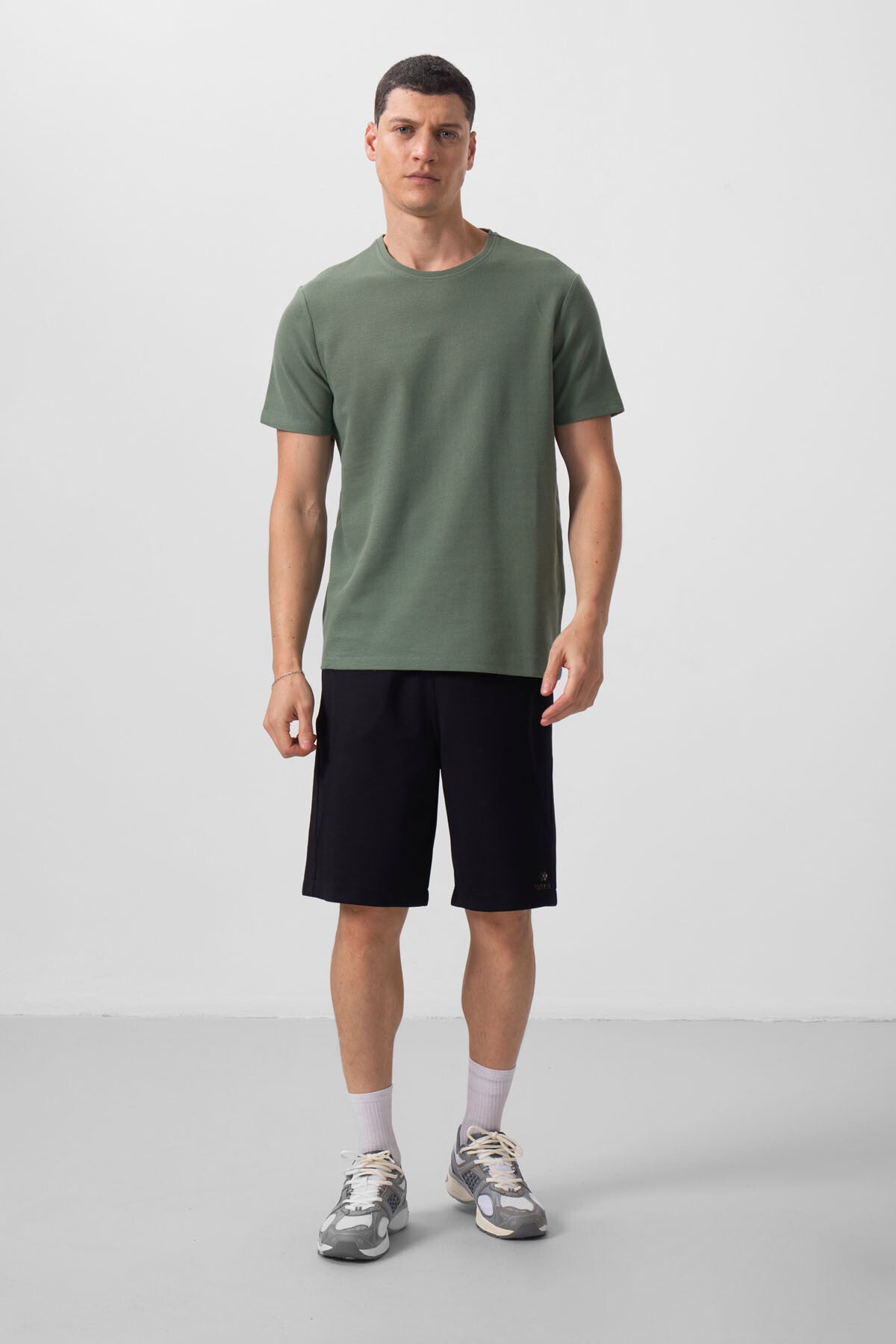 Yeşil Yüzeyi Dokulu Rahat Form Basic Erkek T-Shirt - 88436