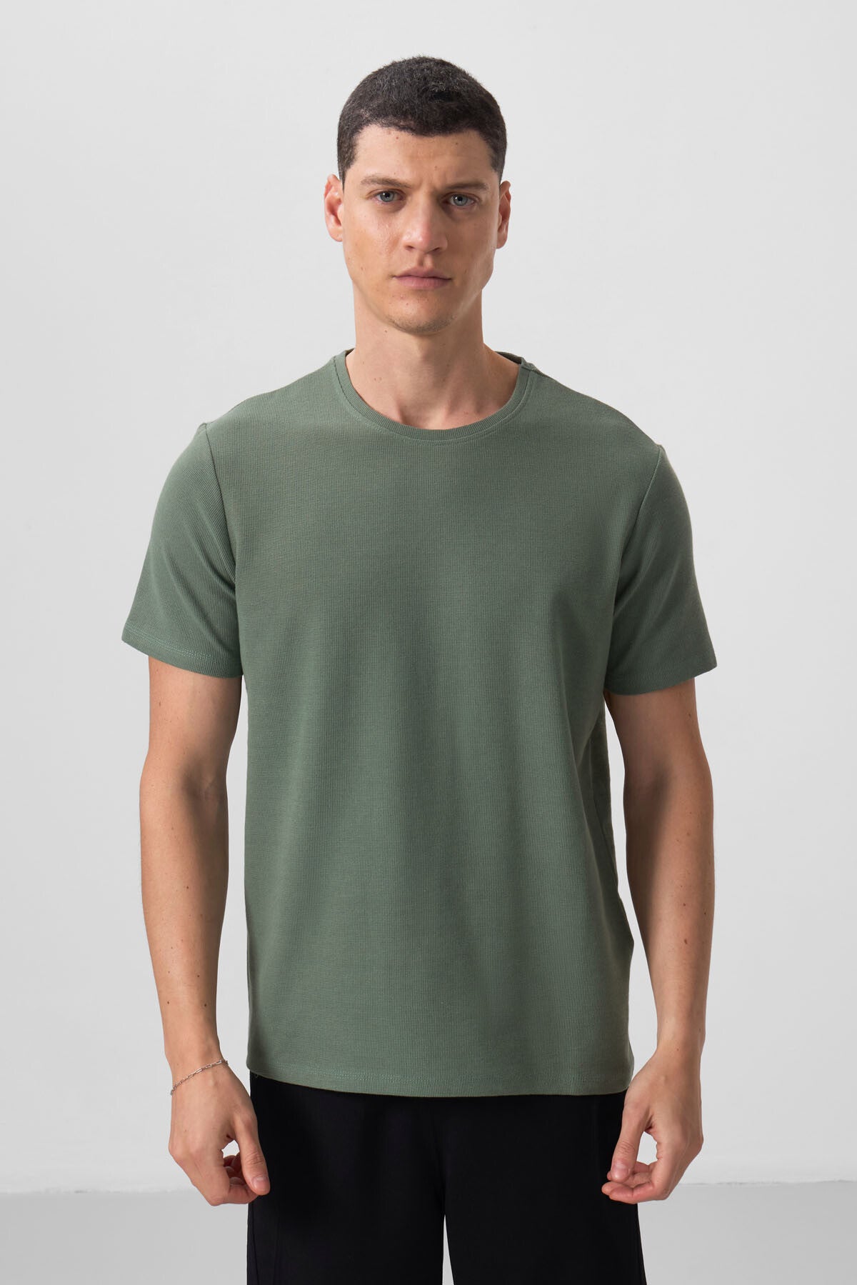 Yeşil Yüzeyi Dokulu Rahat Form Basic Erkek T-Shirt - 88436