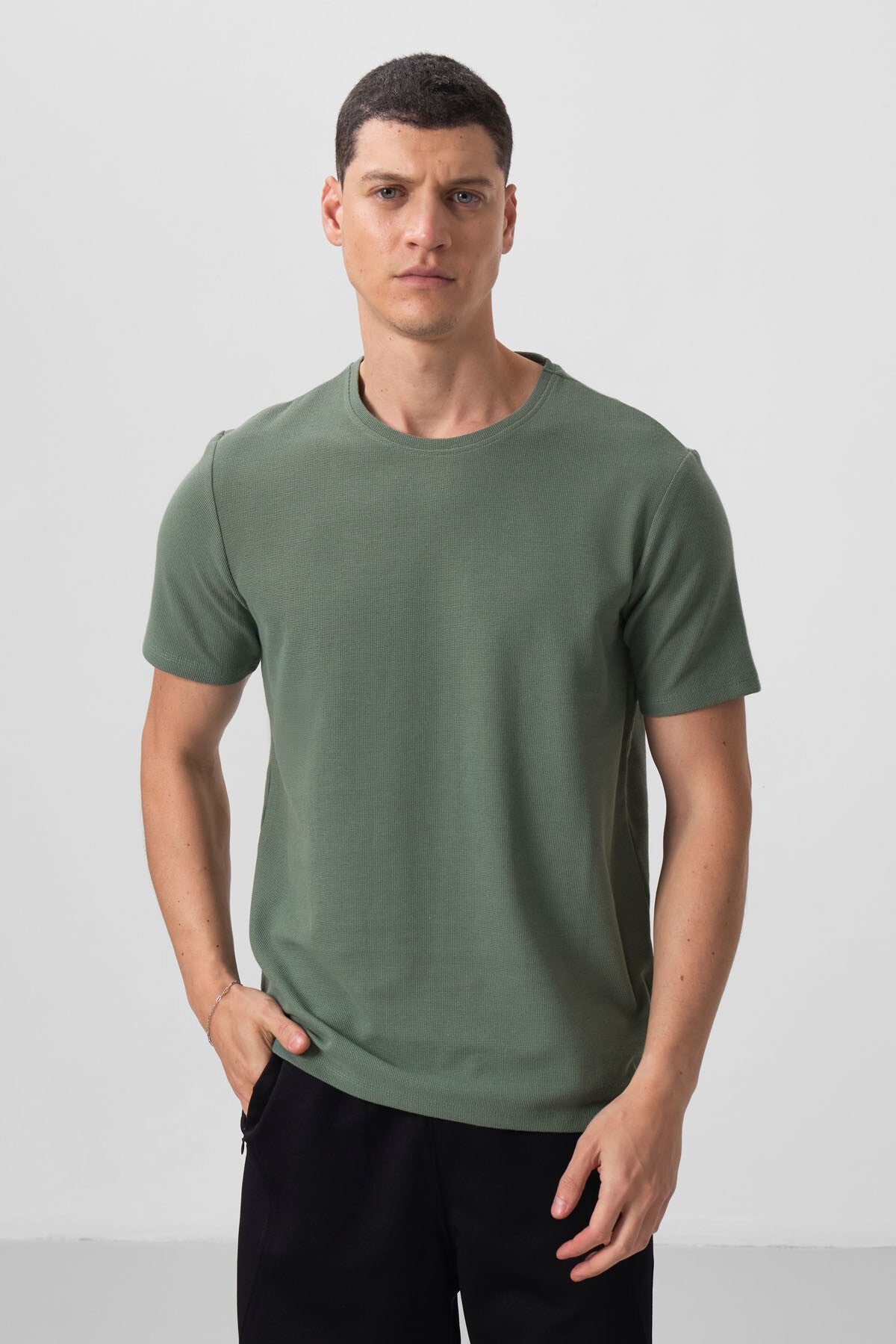 Yeşil Yüzeyi Dokulu Rahat Form Basic Erkek T-Shirt - 88436