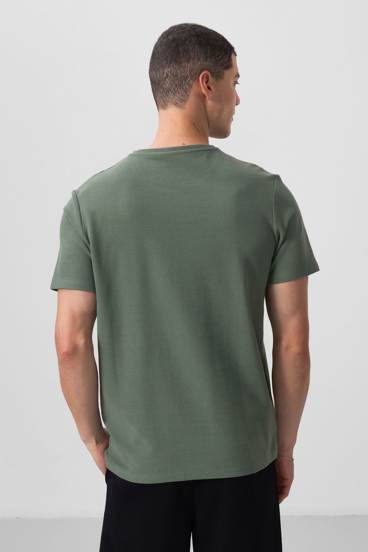 Yeşil Yüzeyi Dokulu Rahat Form Basic Erkek T-Shirt - 88436