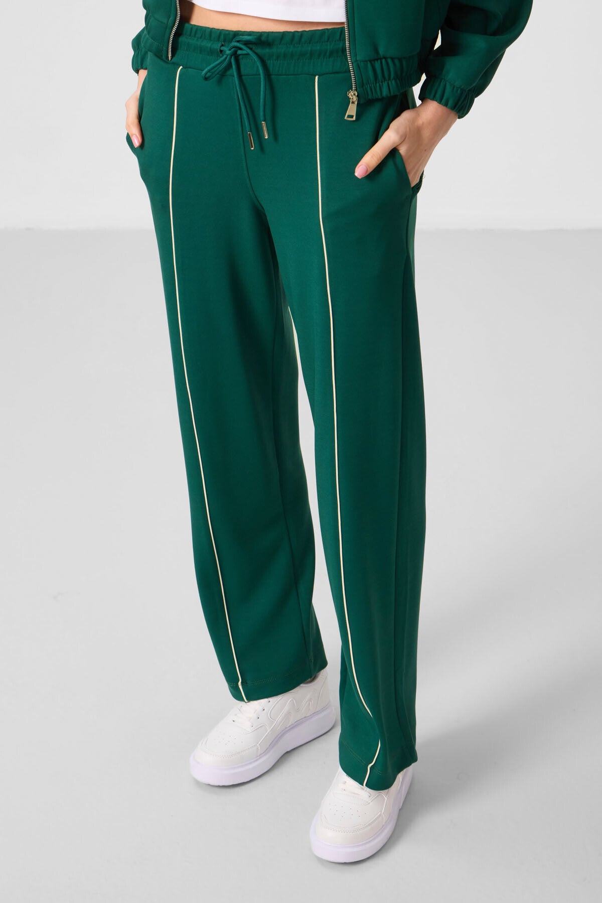 Yeşil Yumuşak Dokulu Dik Yaka Oversize Lastikli Kadın Eşofman Takım - 95349