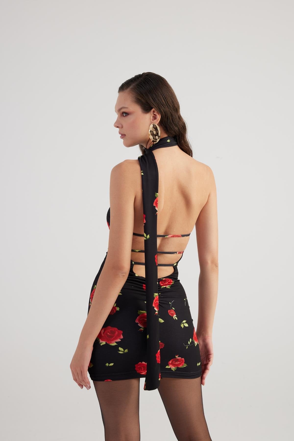 Şal Yaka Detaylı Gül Desenli Sırt Dekolteli Mini Helena Elbise Siyah