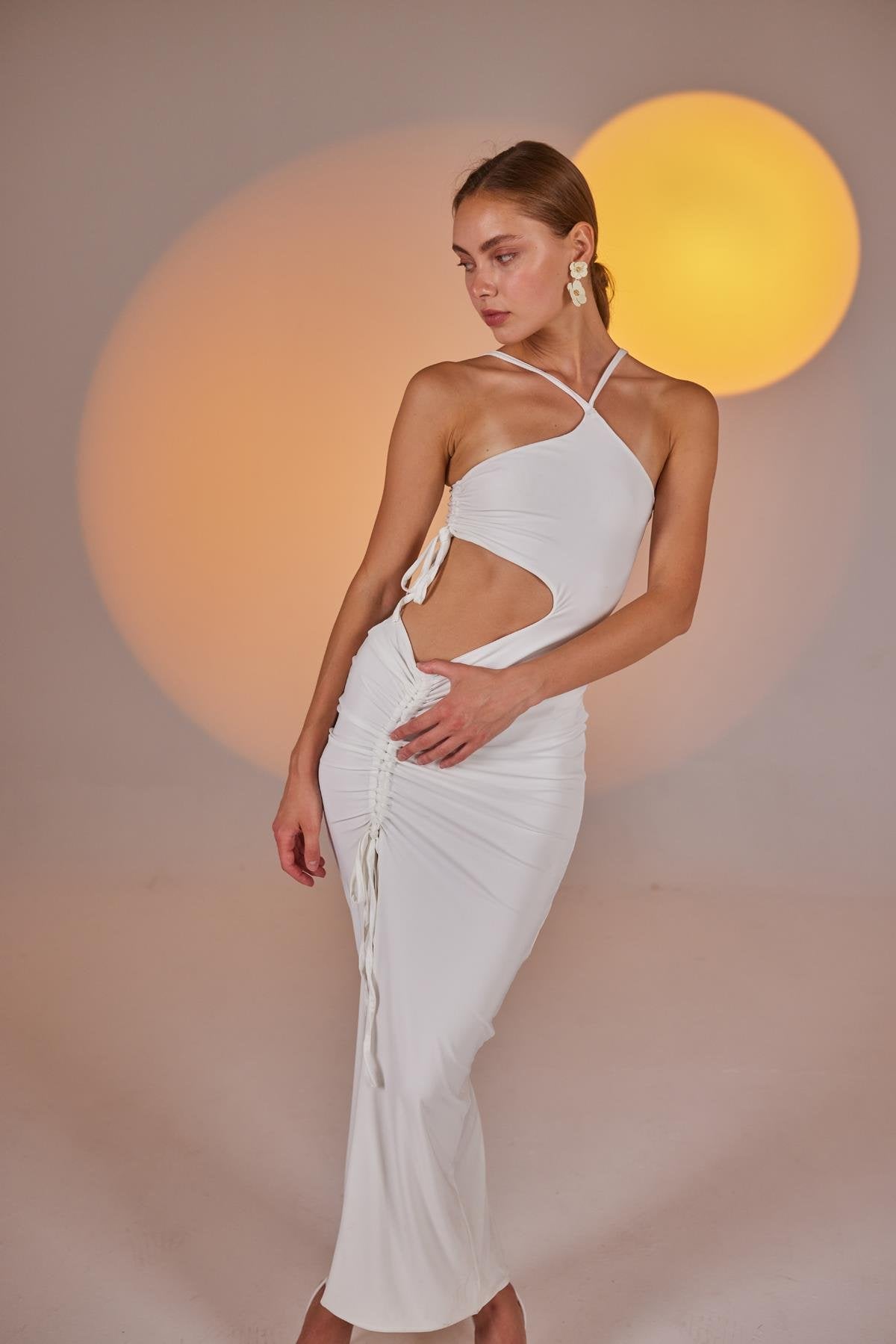 Tek Omuz Göbek Dekolteli Yırtmaçlı Esnek Ellie Elbise Beyaz