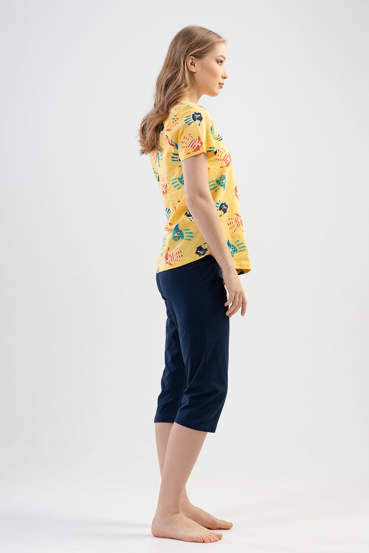 Woman Handcraft Capri Set