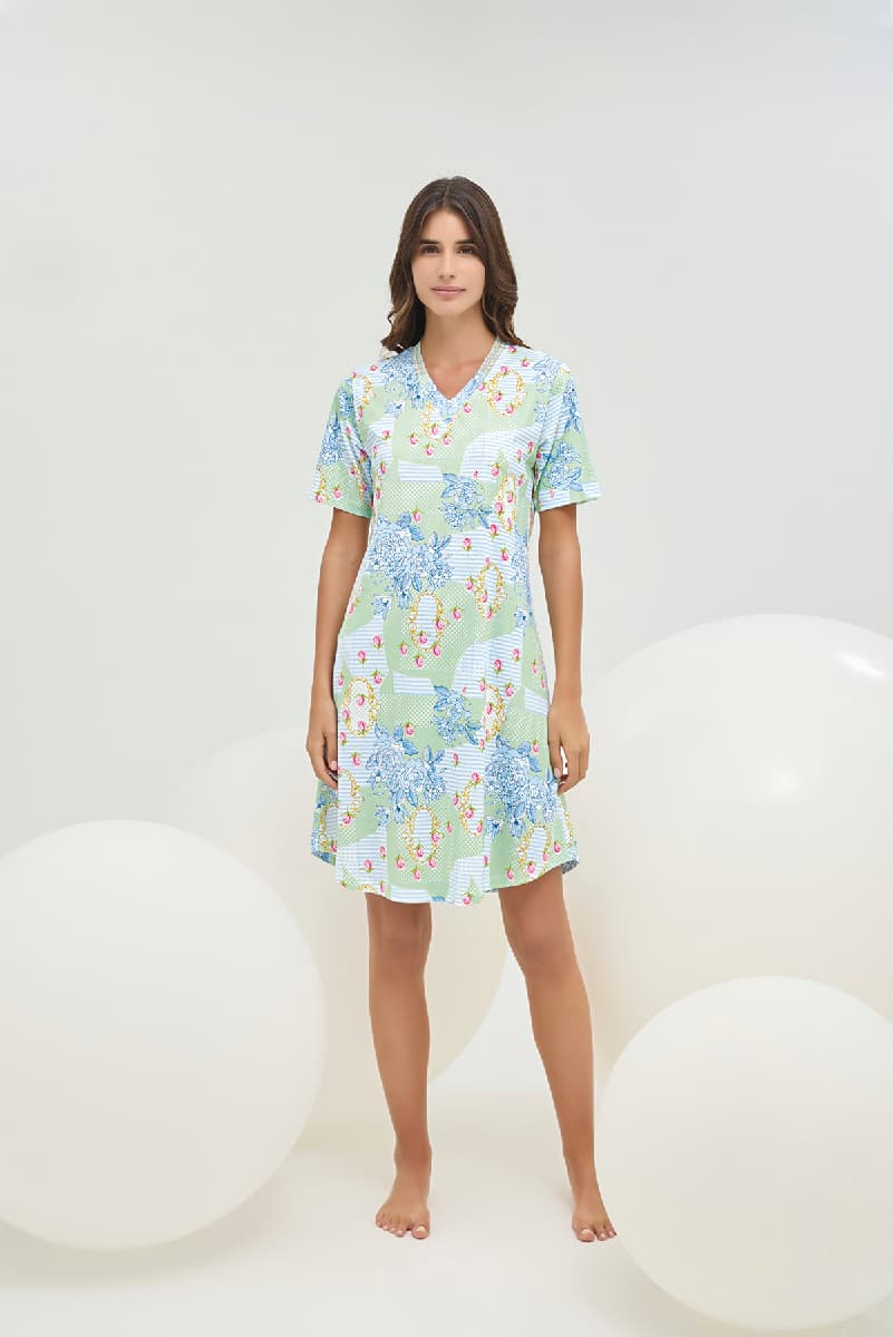 16676 Kadın V Yaka Desenli Kısa Gecelik